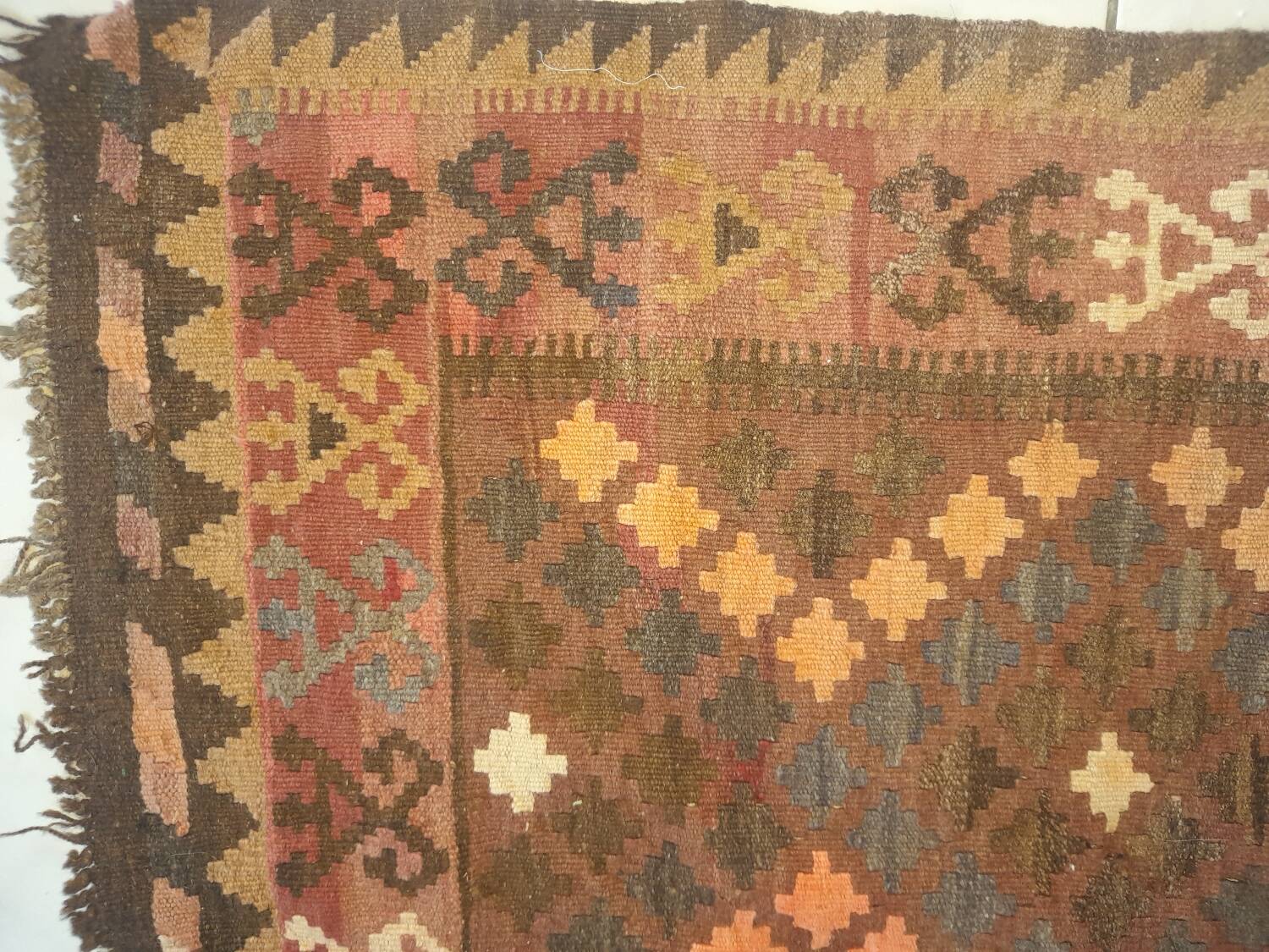 Vintage Anatolian kilim rug 170x96 cm made of natural wools.