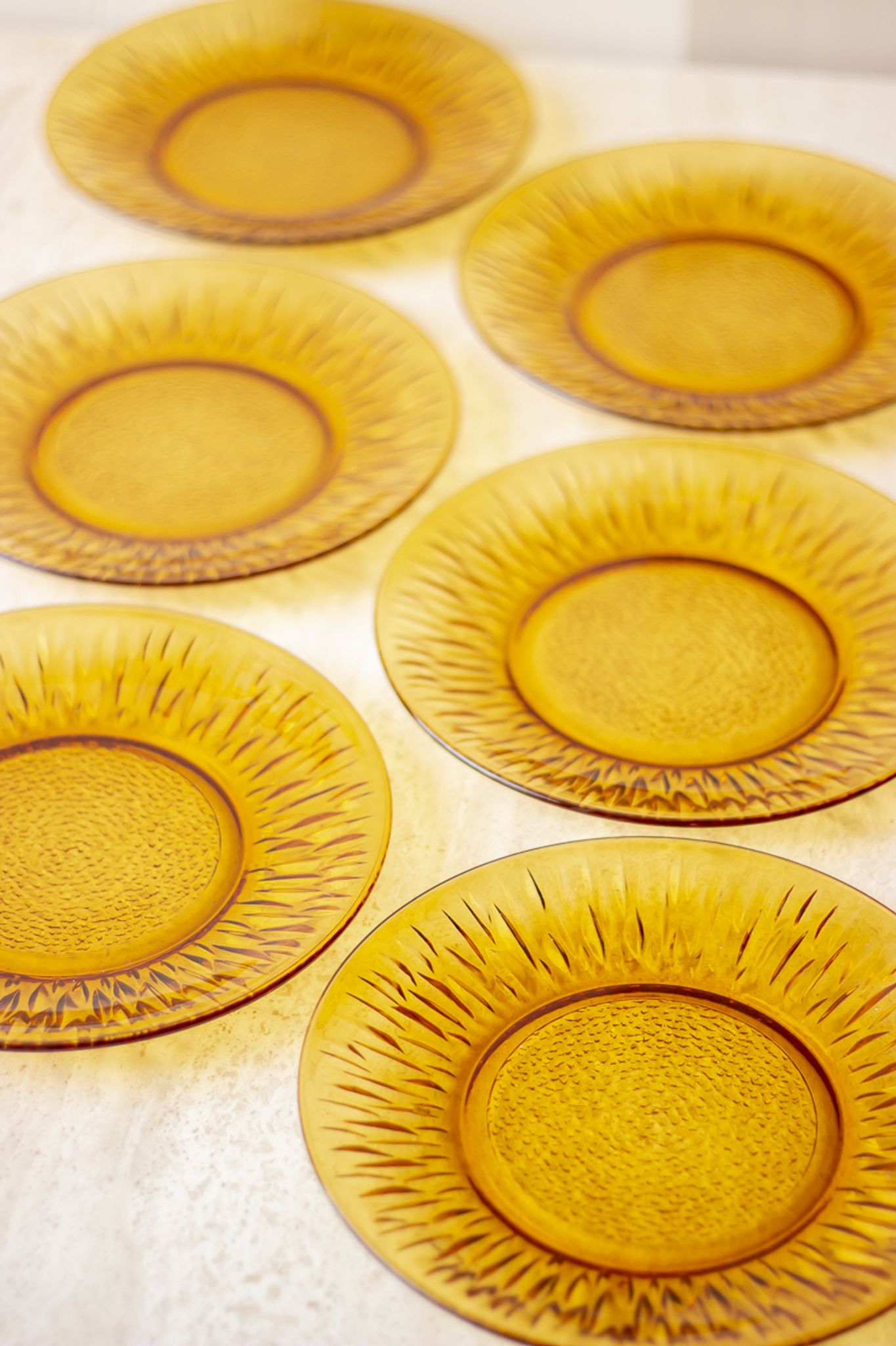 6 flat vintage plate model Soleil, Vereco France
