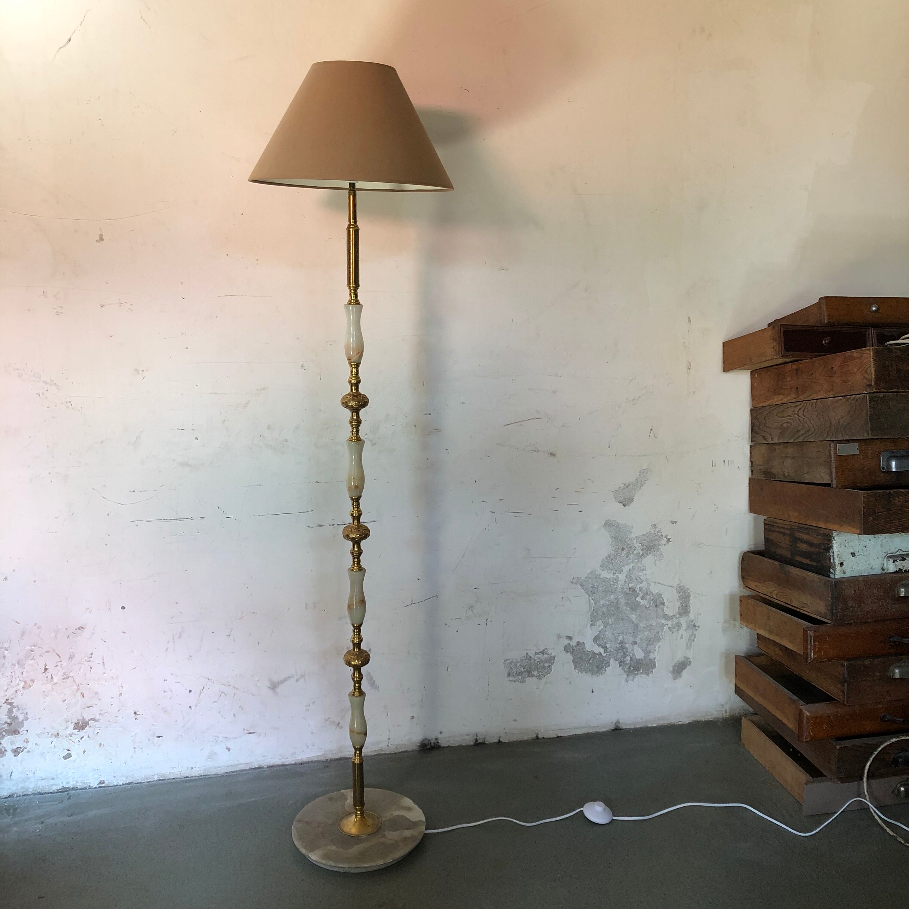 Floor lamp