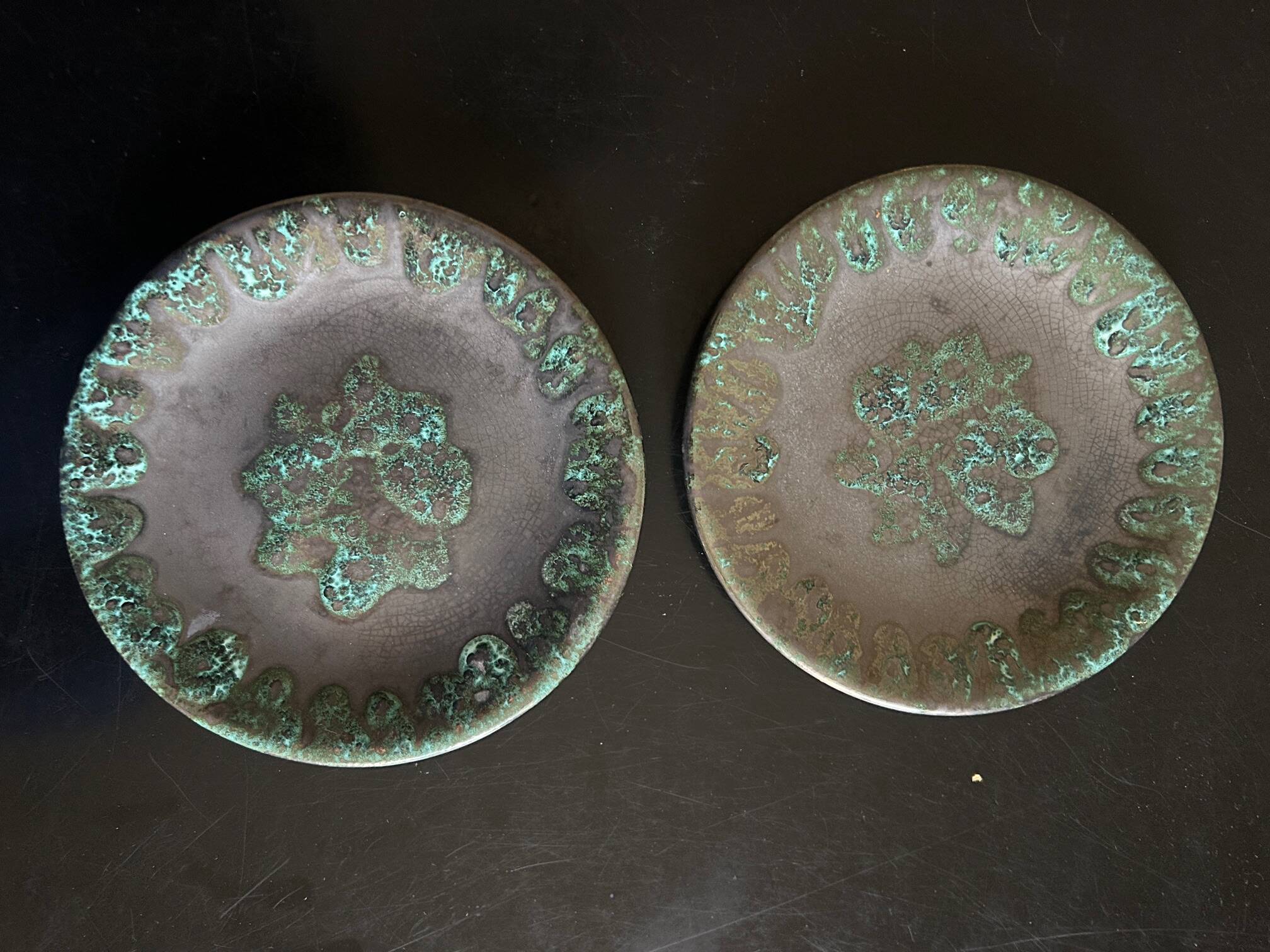 11 flat ceramic plates from Petit Massé Morvan.