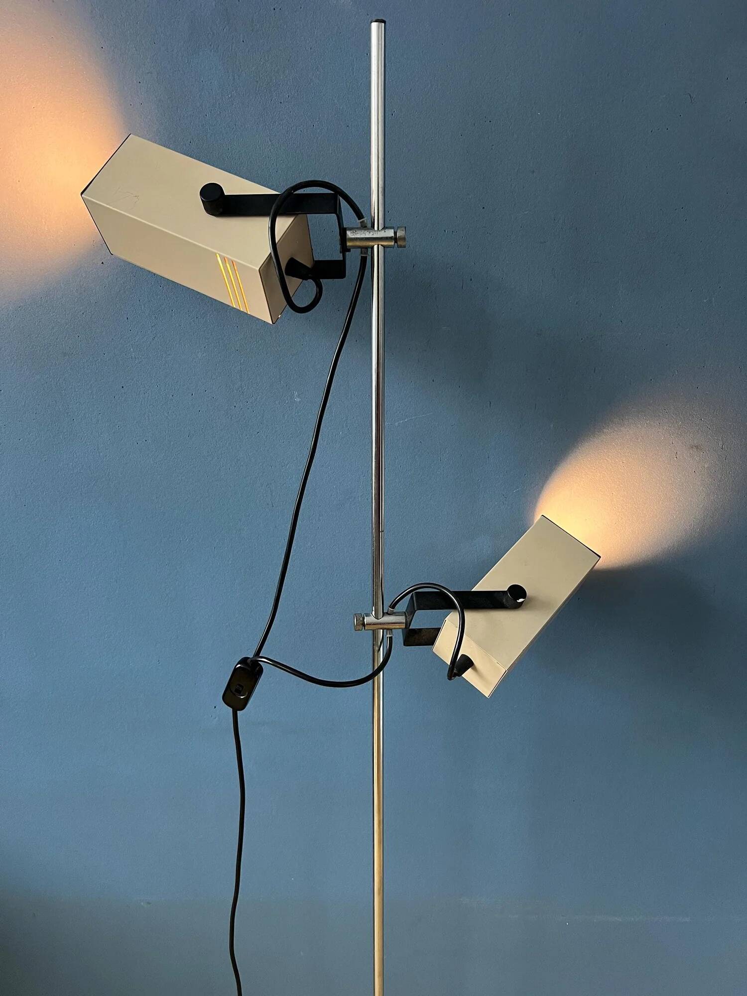 Cream taupe 70s vintage Philips space age floor lamp