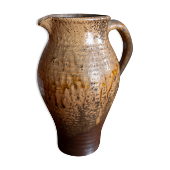 Sandstone pitcher by André Bodin