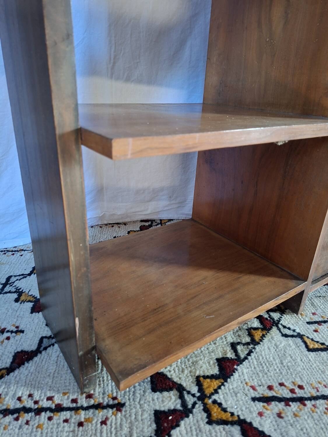 Petit meuble art déco asymétrique