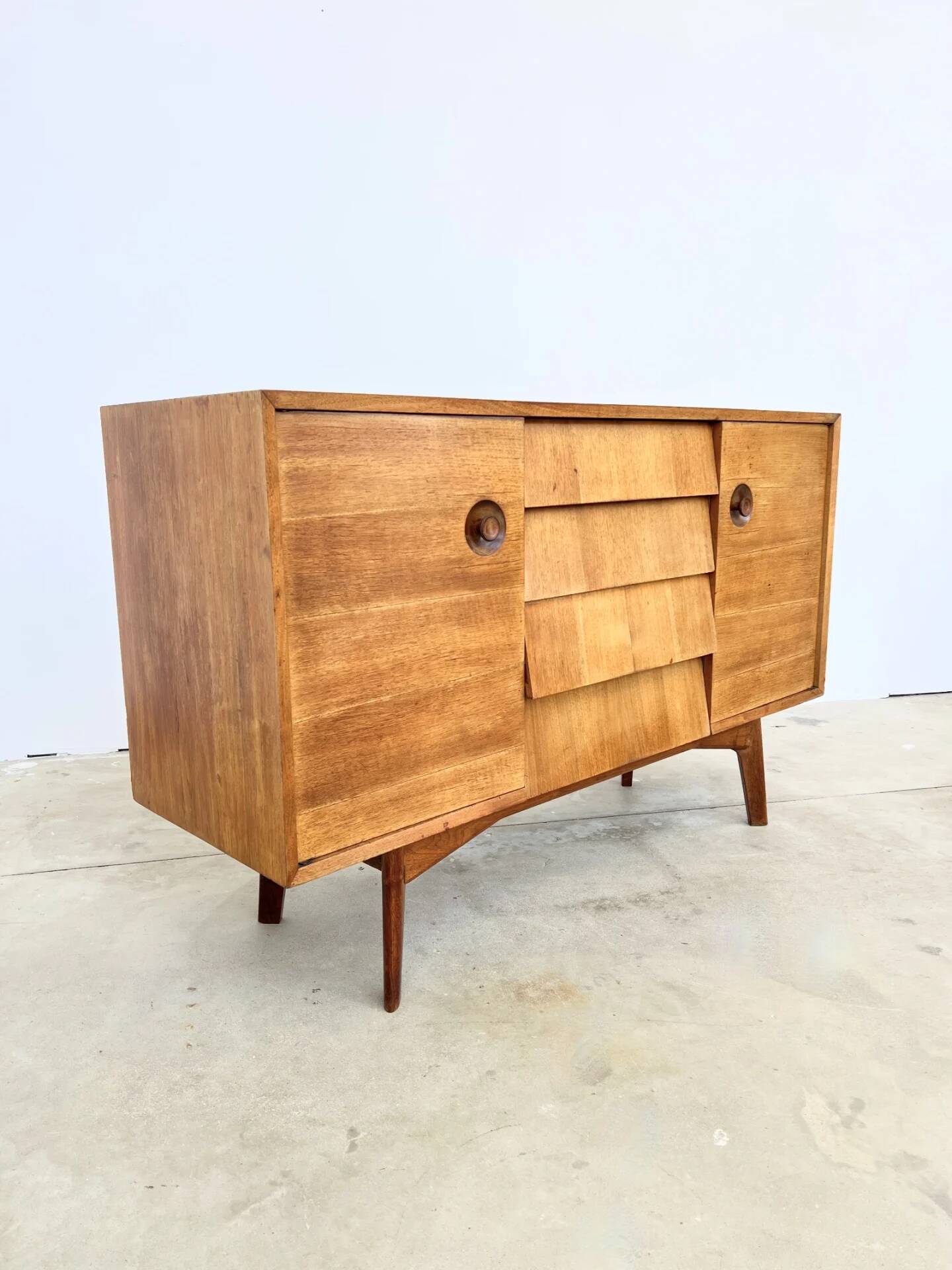 Mid-century teak sideboard, 2 doors 4 drawers — brutalist spirit