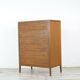 Commode / Tallboy vintage du milieu du siècle « Heal » en noyer. Style moderne/danois.