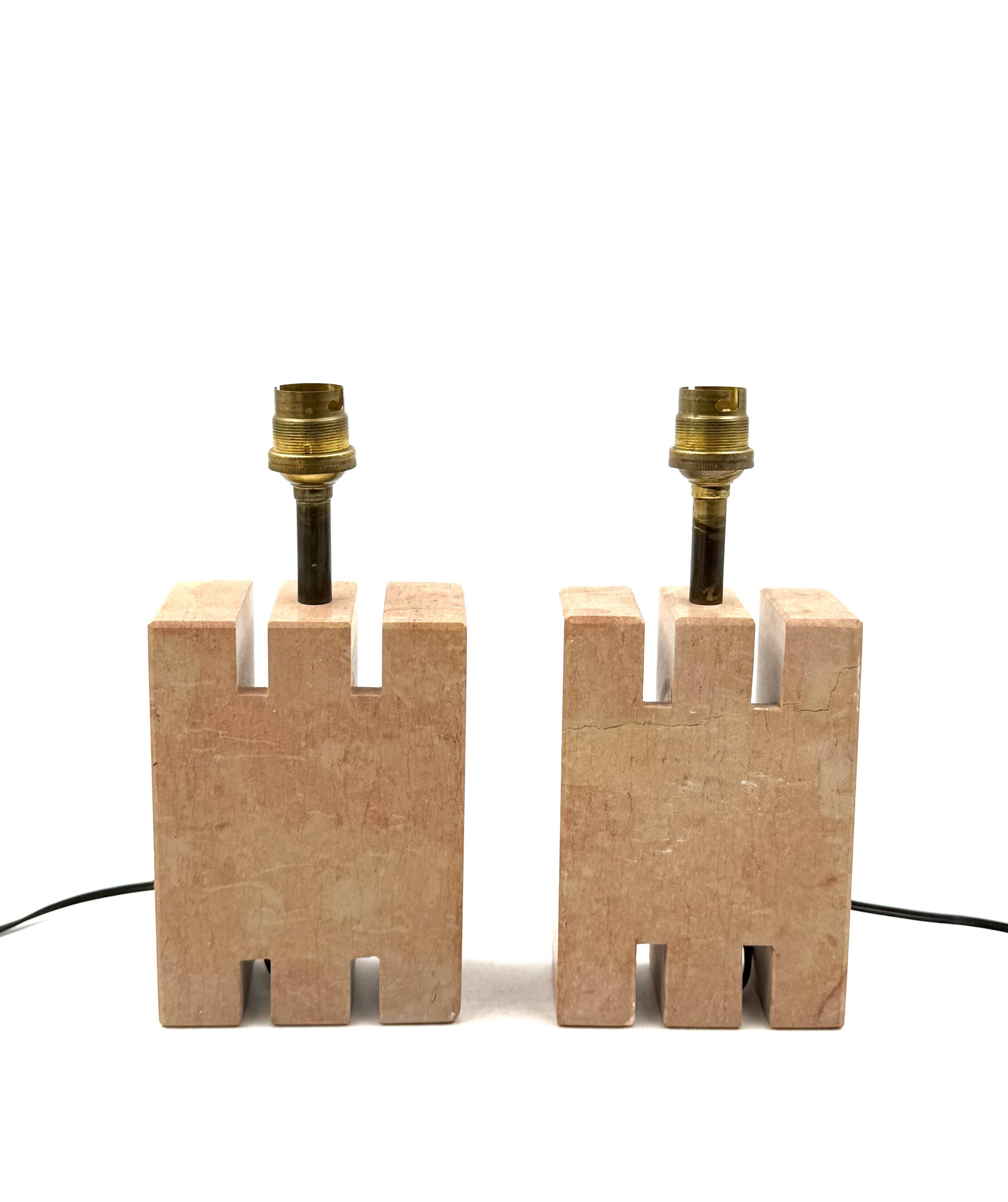 Ensemble de 2 lampes de table en marbre rose Hollywood Regency, France années 1970