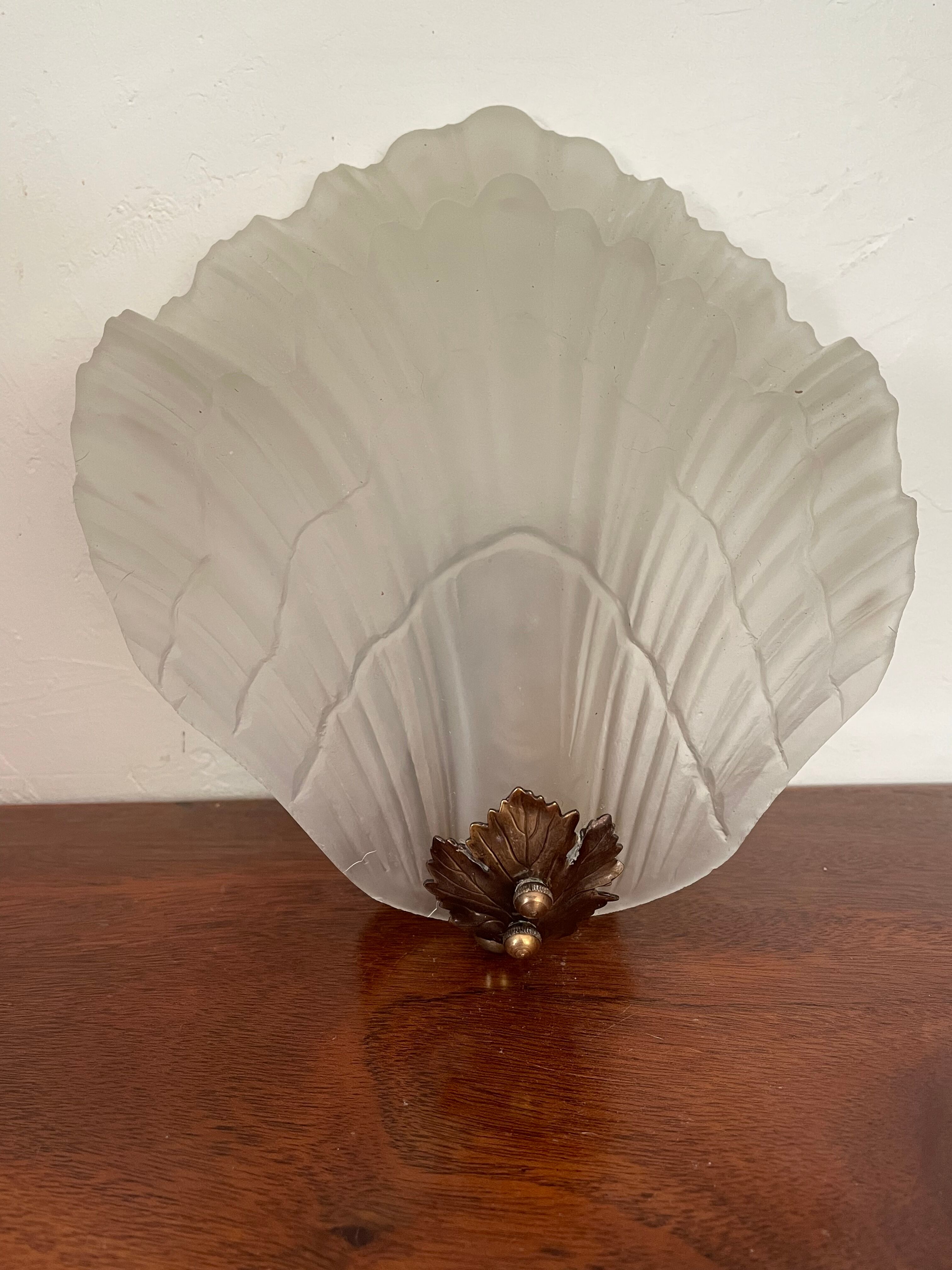Art deco style shell wall lamp
