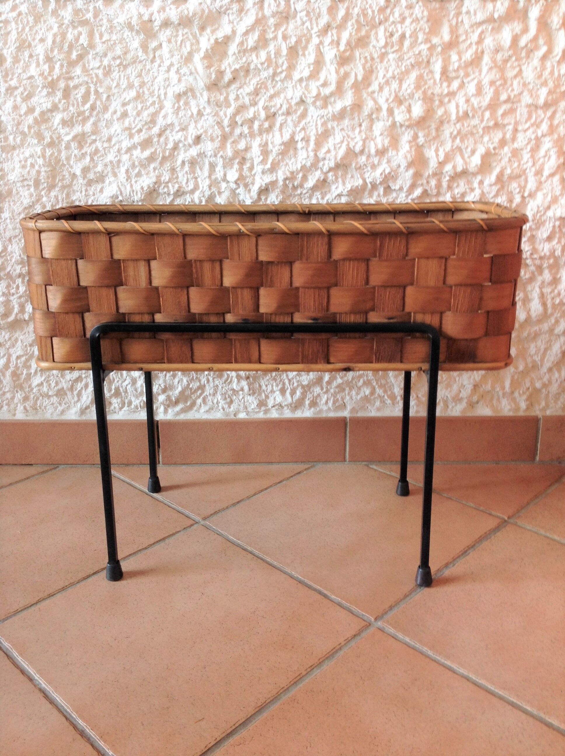 Planter on foot in braided wood 60/70s