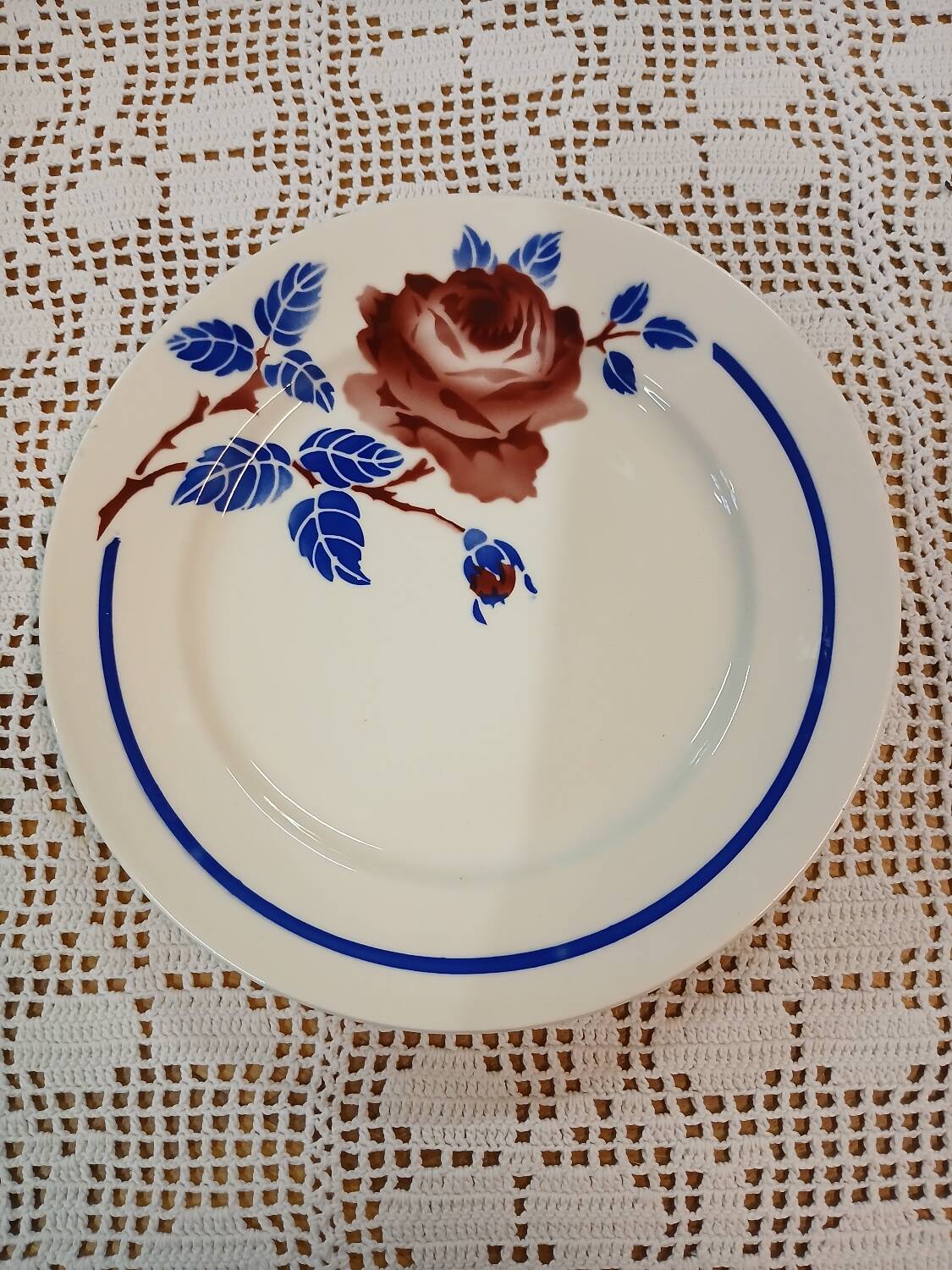6 mismatched antique dinner plates