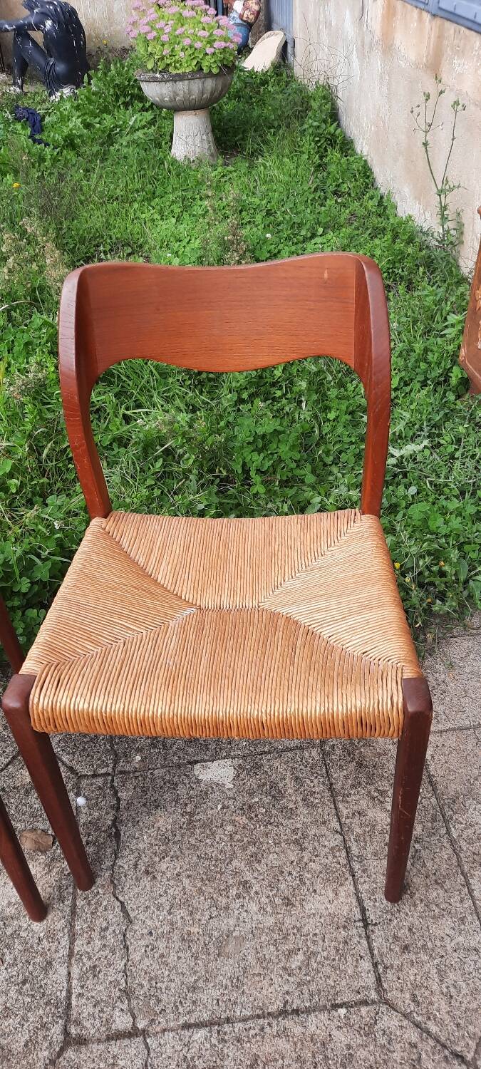 6 Scandinavian chairs