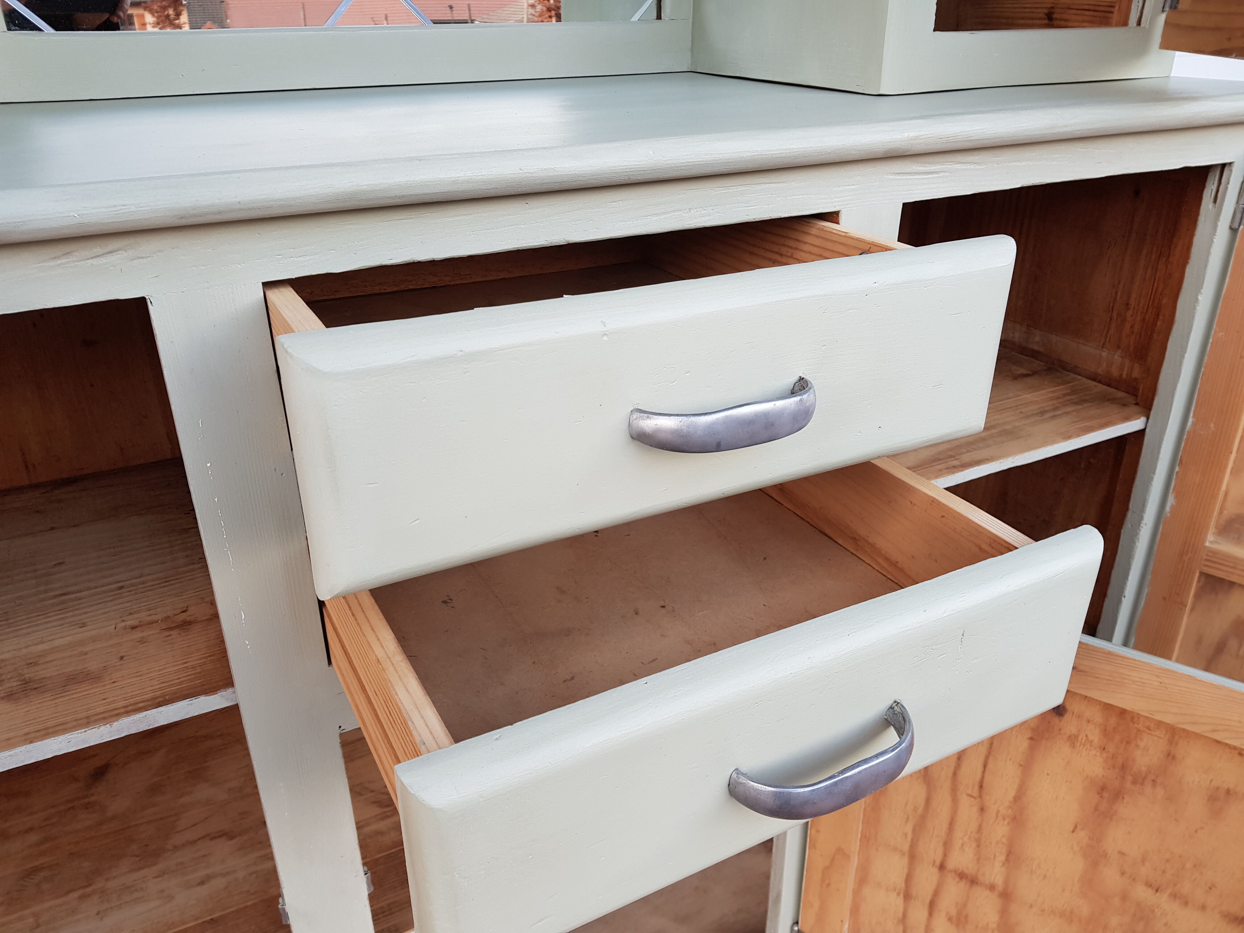 Old furniture style Mado Green/greyed 40s