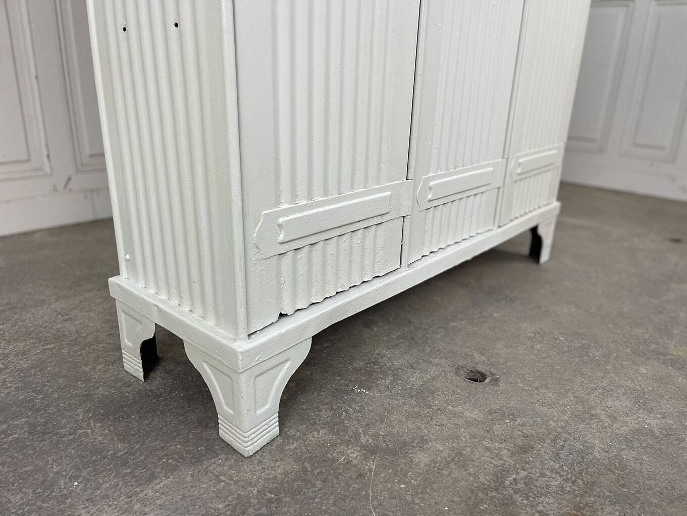 Wardrobe 1930 Strafor