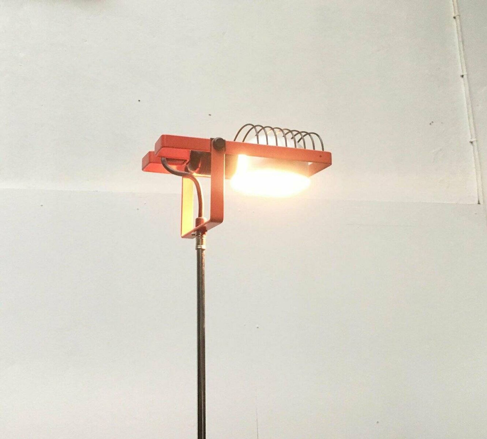 Italian vintage lamp Sintesi Terra foldable on tripod by Ernesto Gismondi for Artemide, 1970s