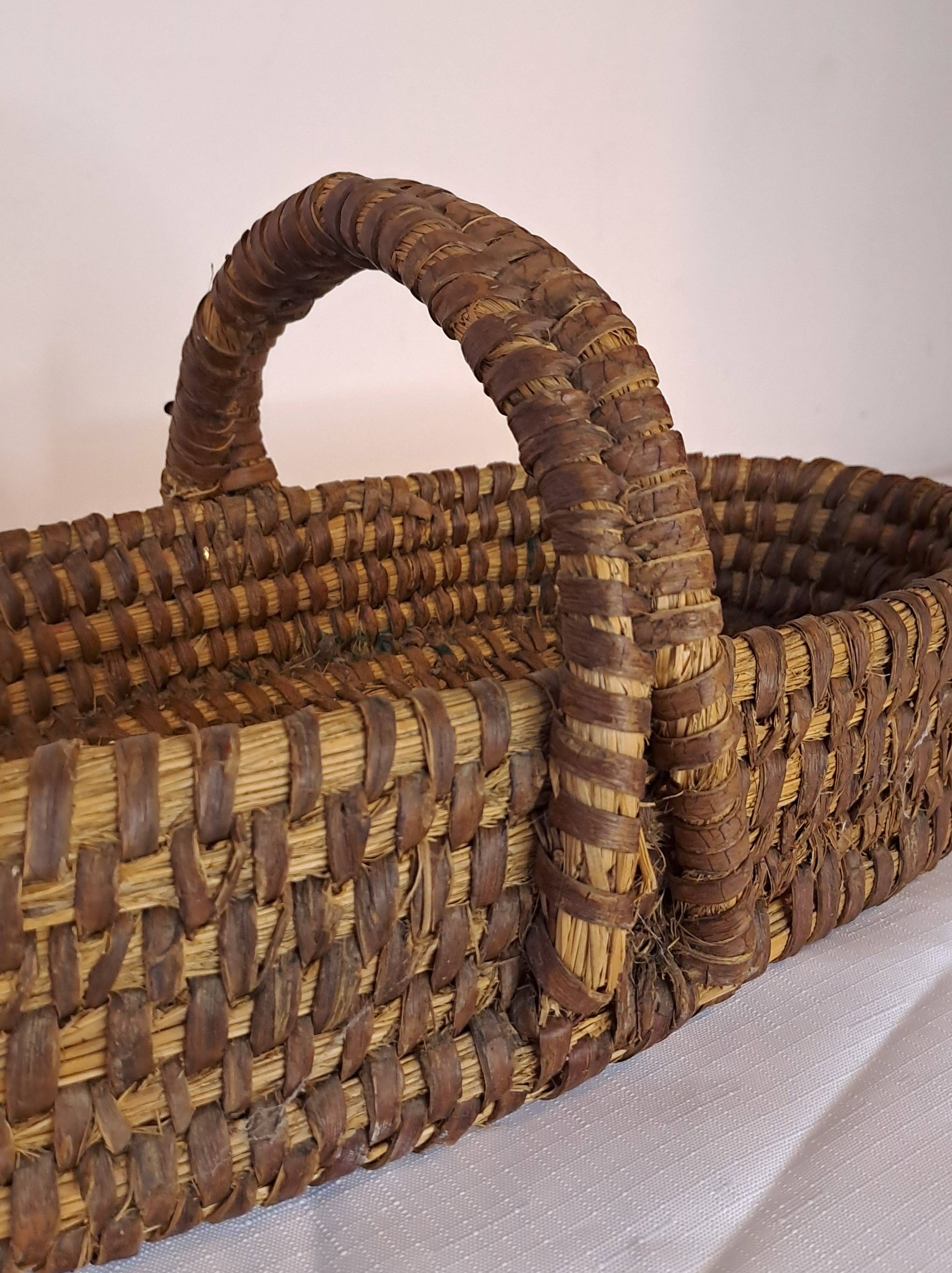 Vintage Oval Woven Rattan Basket – Authentic Rustic Charm