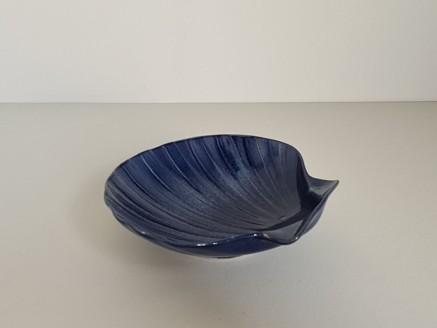 Empty pockets or shell-shaped soap holders / ceramic / France / 60s / decoration / French ceramic / 20th century