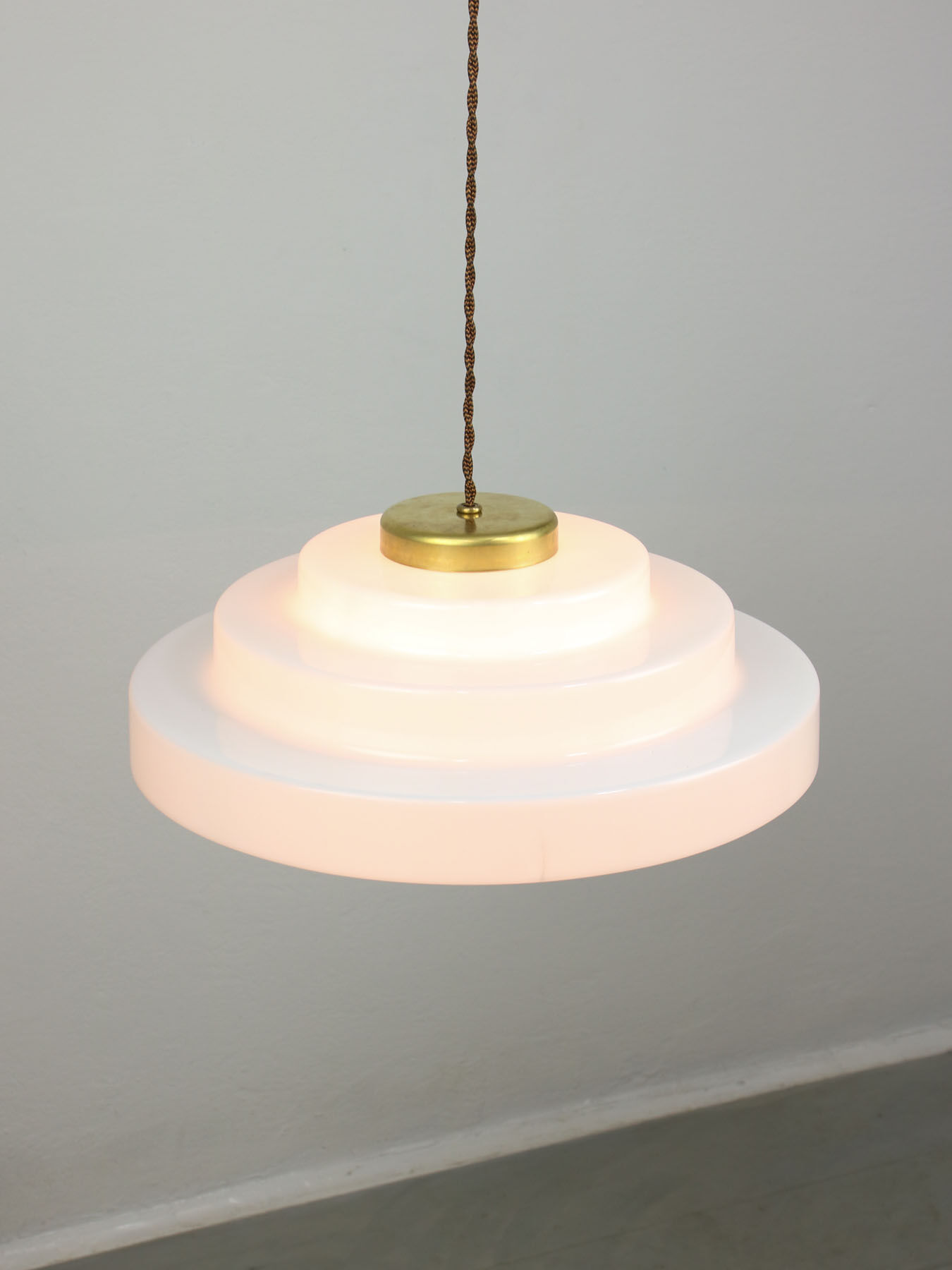 Mid-century cascade brass and plexiglass pendant lamp