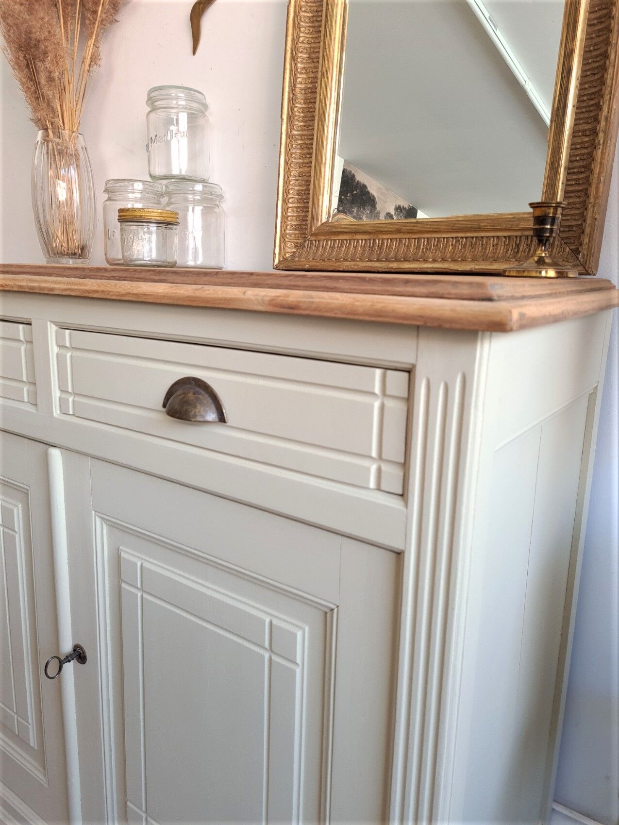 Beige parisian buffet