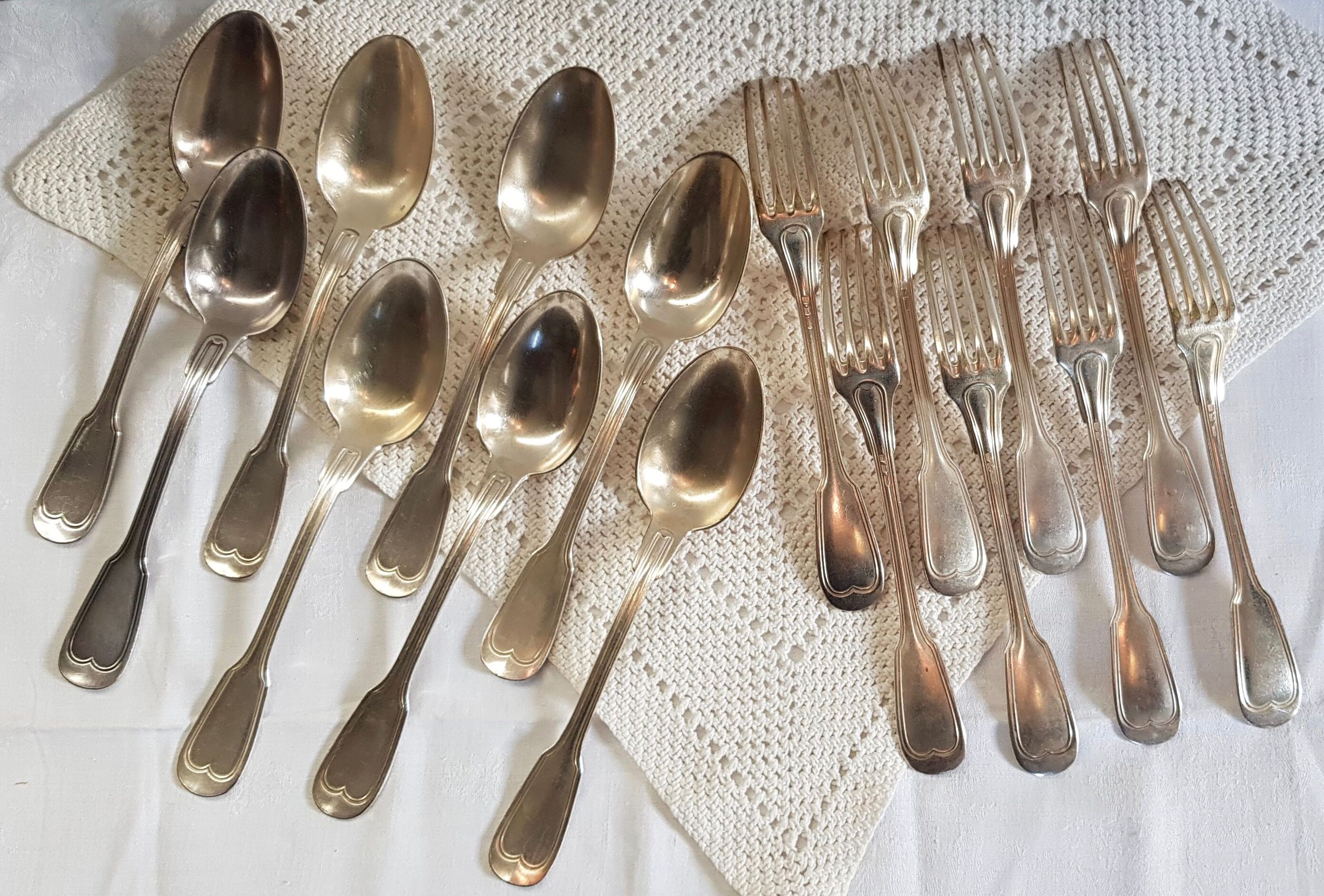 Silver metal housewife