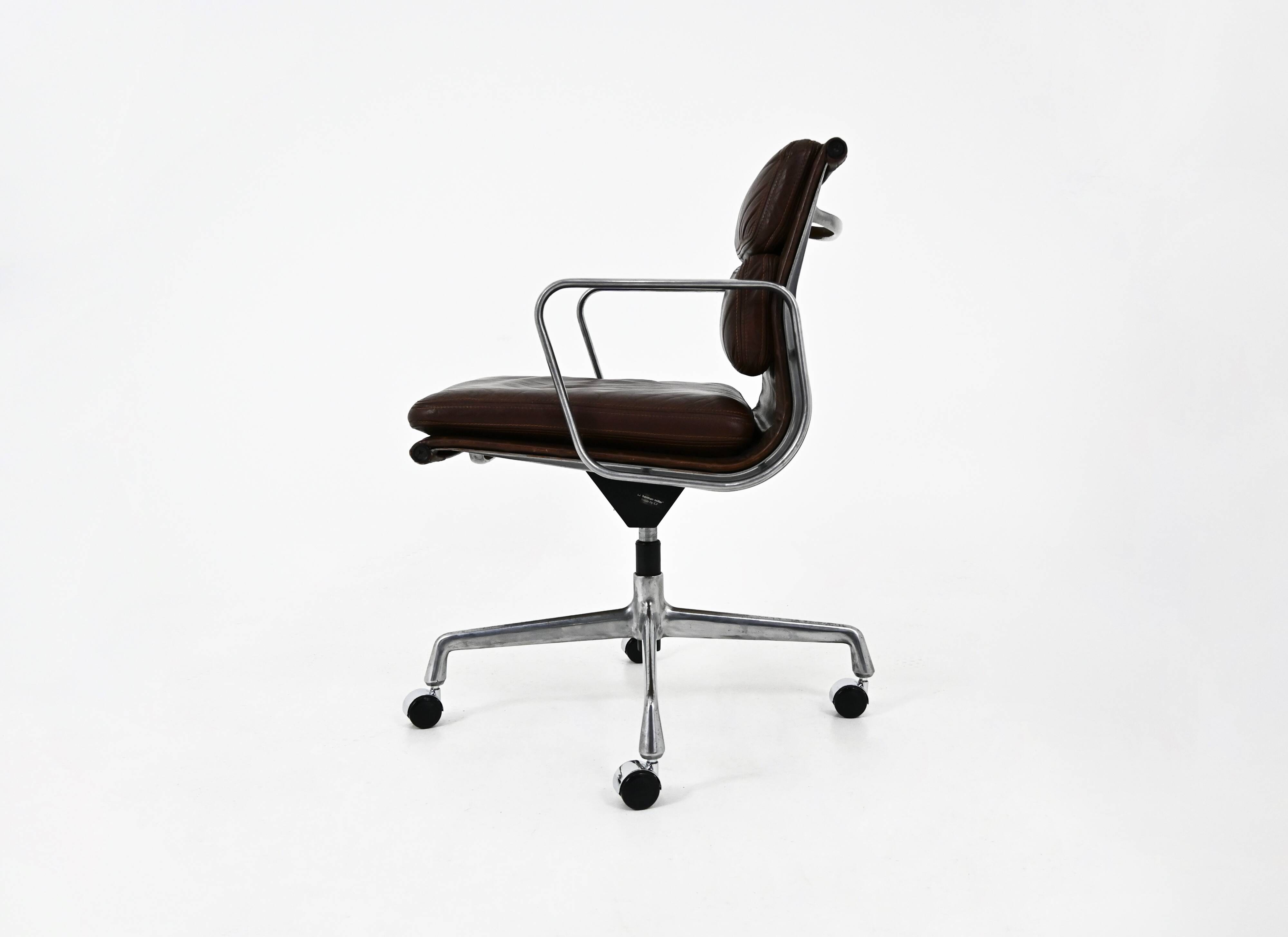 Office chair by Charles and Ray Eames for Herman Miller, 1970s.
