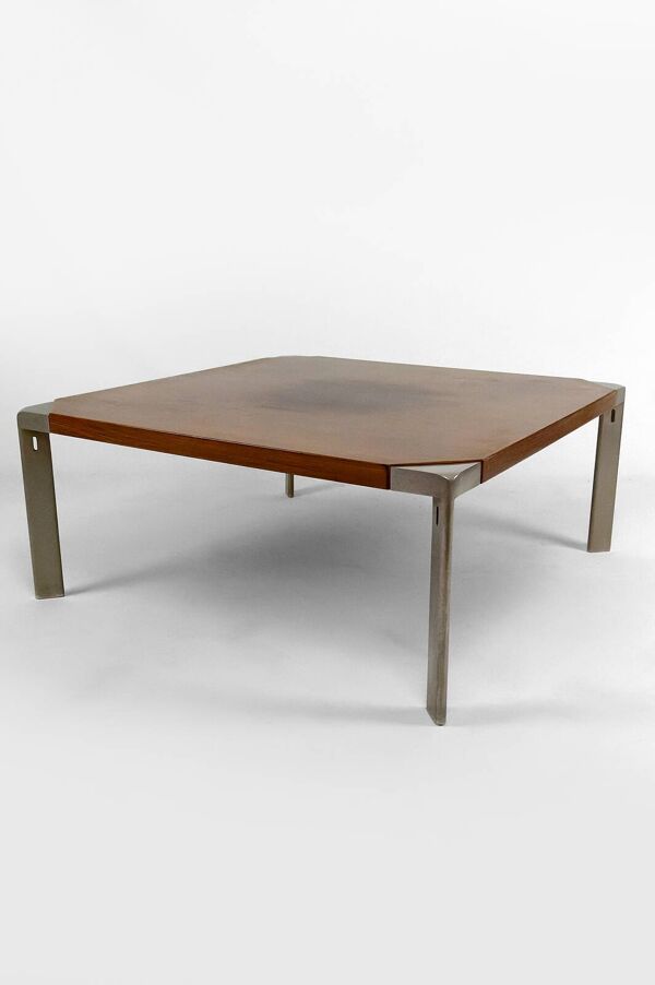 Table basse en noyer et aluminium, par Osvaldo Borsani pour Tecno, Italie, Circa 1970