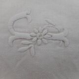 Set of 10 white damask towels