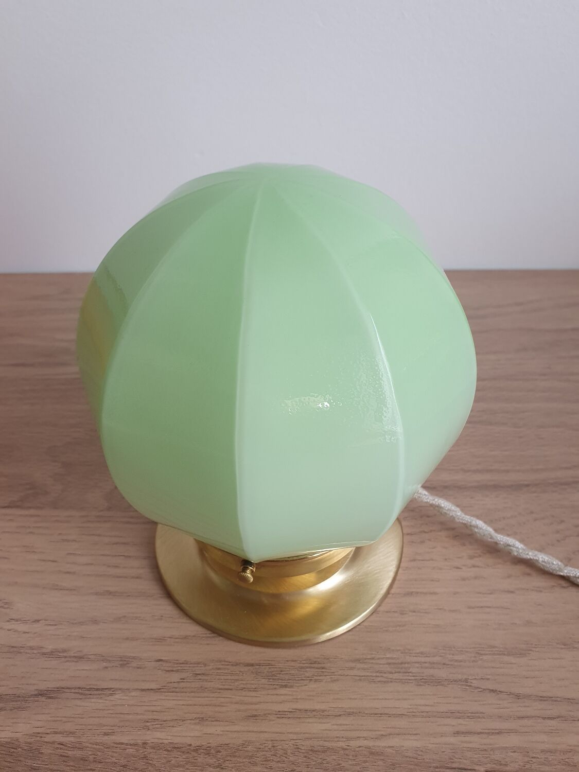 Green opaline table lamp