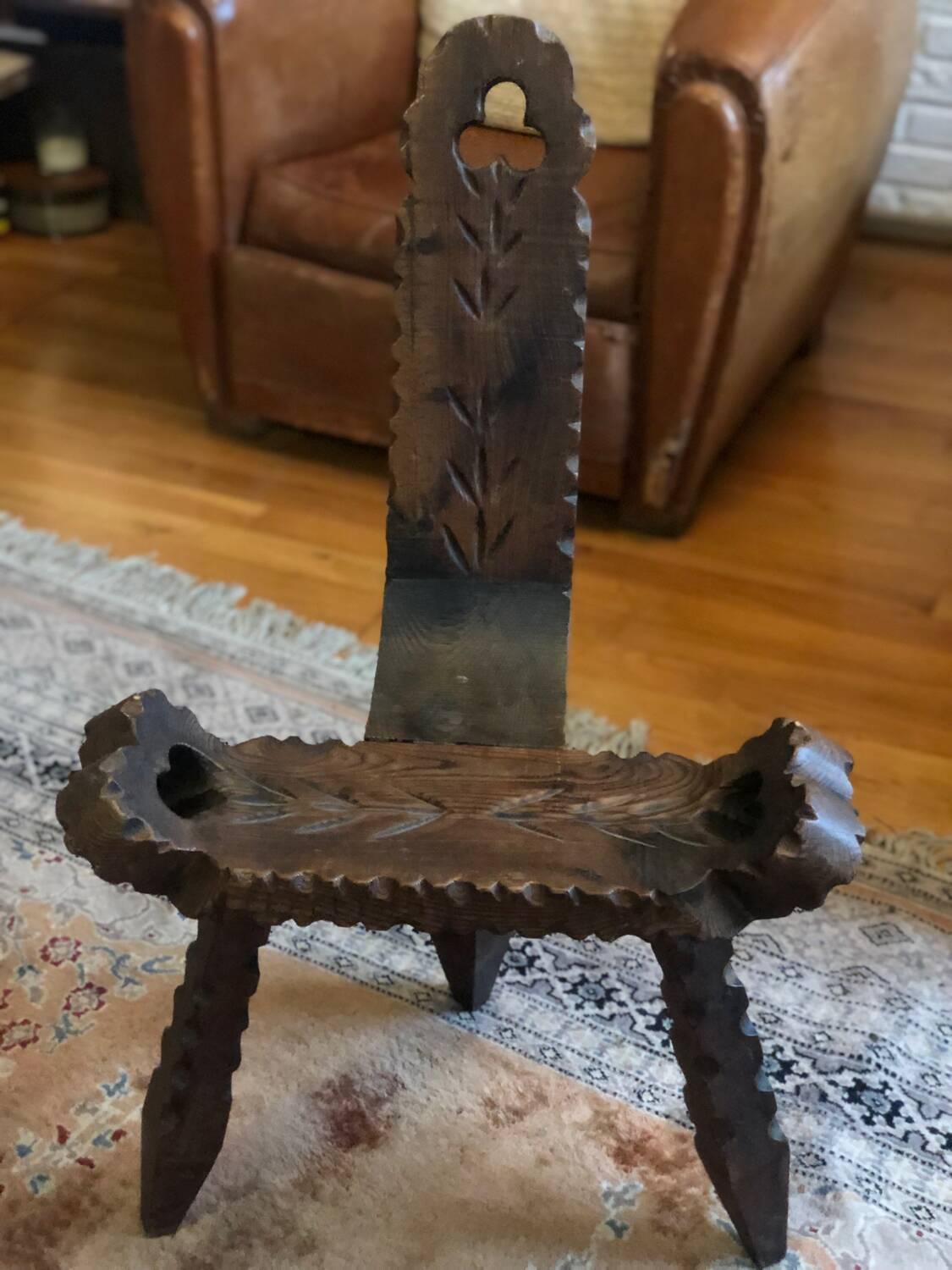 Ancienne chaise tripode de traite