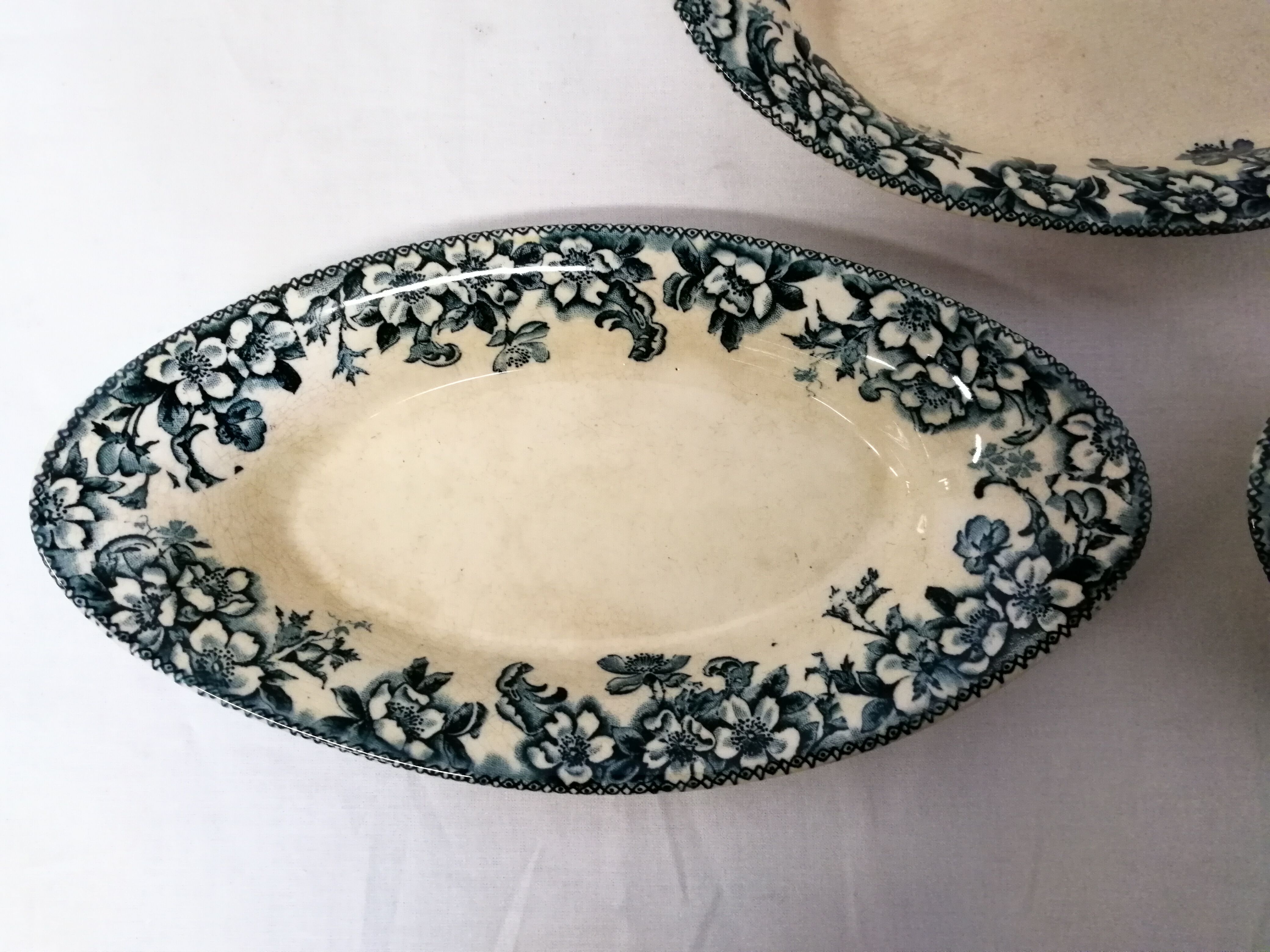 Old raviers, small dishes oval armer