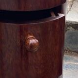 Cylindrical column with 4 drawers, in solid wood.