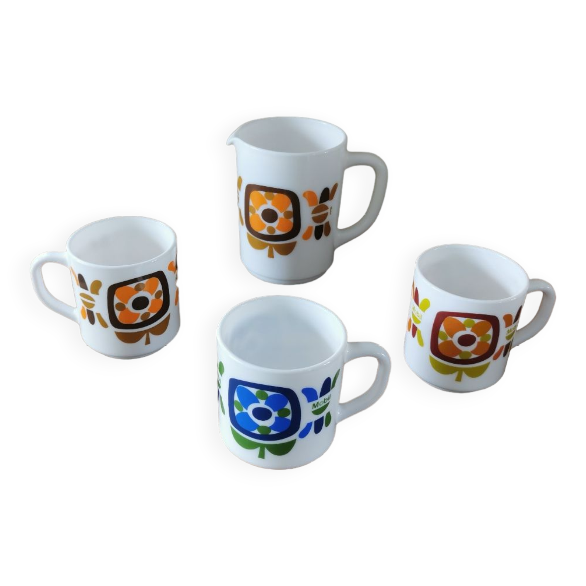 Set of 3 cups and a vintage Mobil pourer