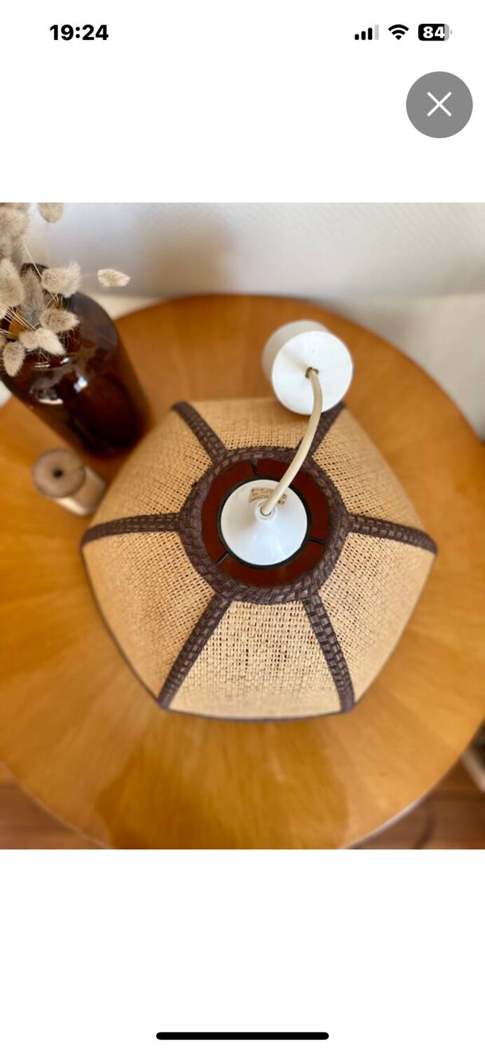 Suspension vintage en rotin formant une fleur