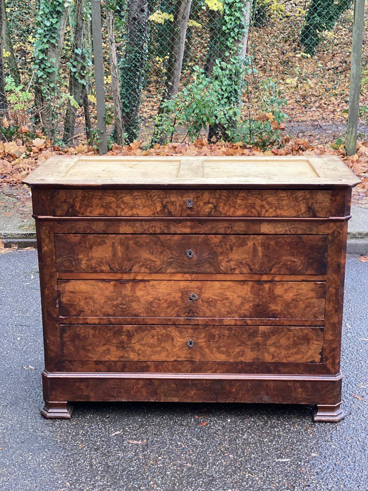 Commode vintage Louis Philippe en noyer massif du 19ème