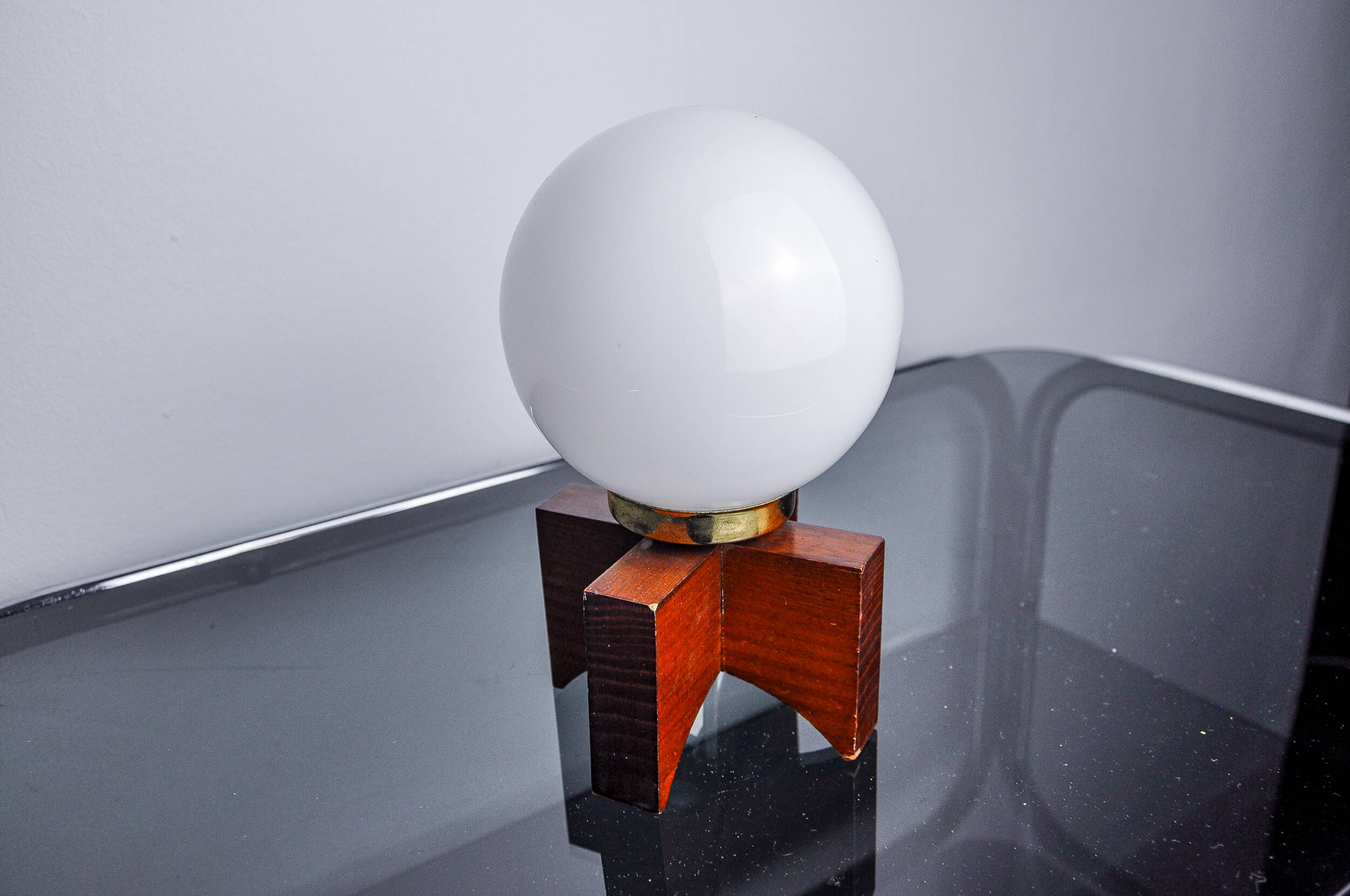 Pine table lamp and opaline globe, popular art, Spain, 1970