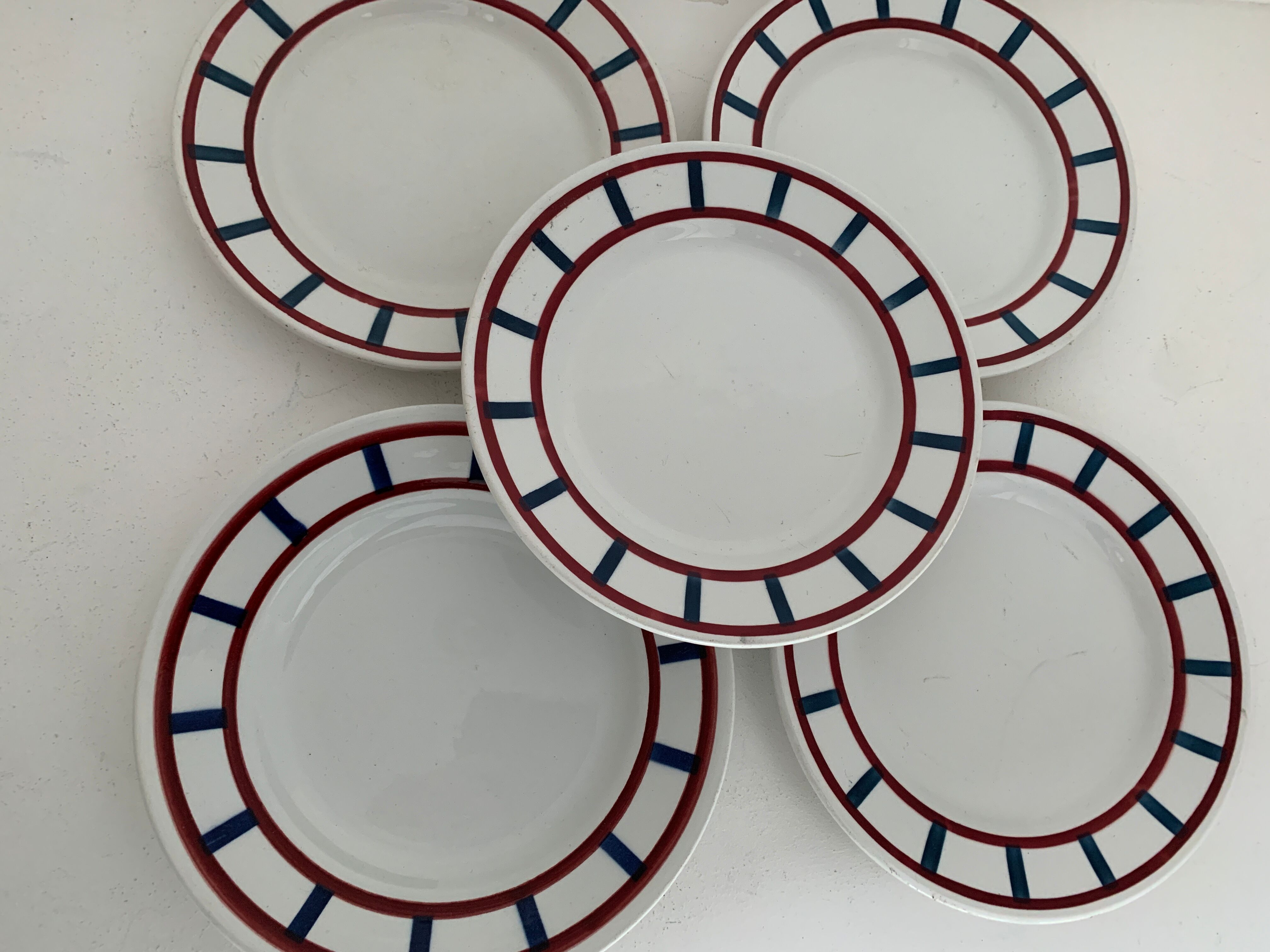 5 HBCM, Montereau, Badonviller, Béarn opaque porcelain dessert plates