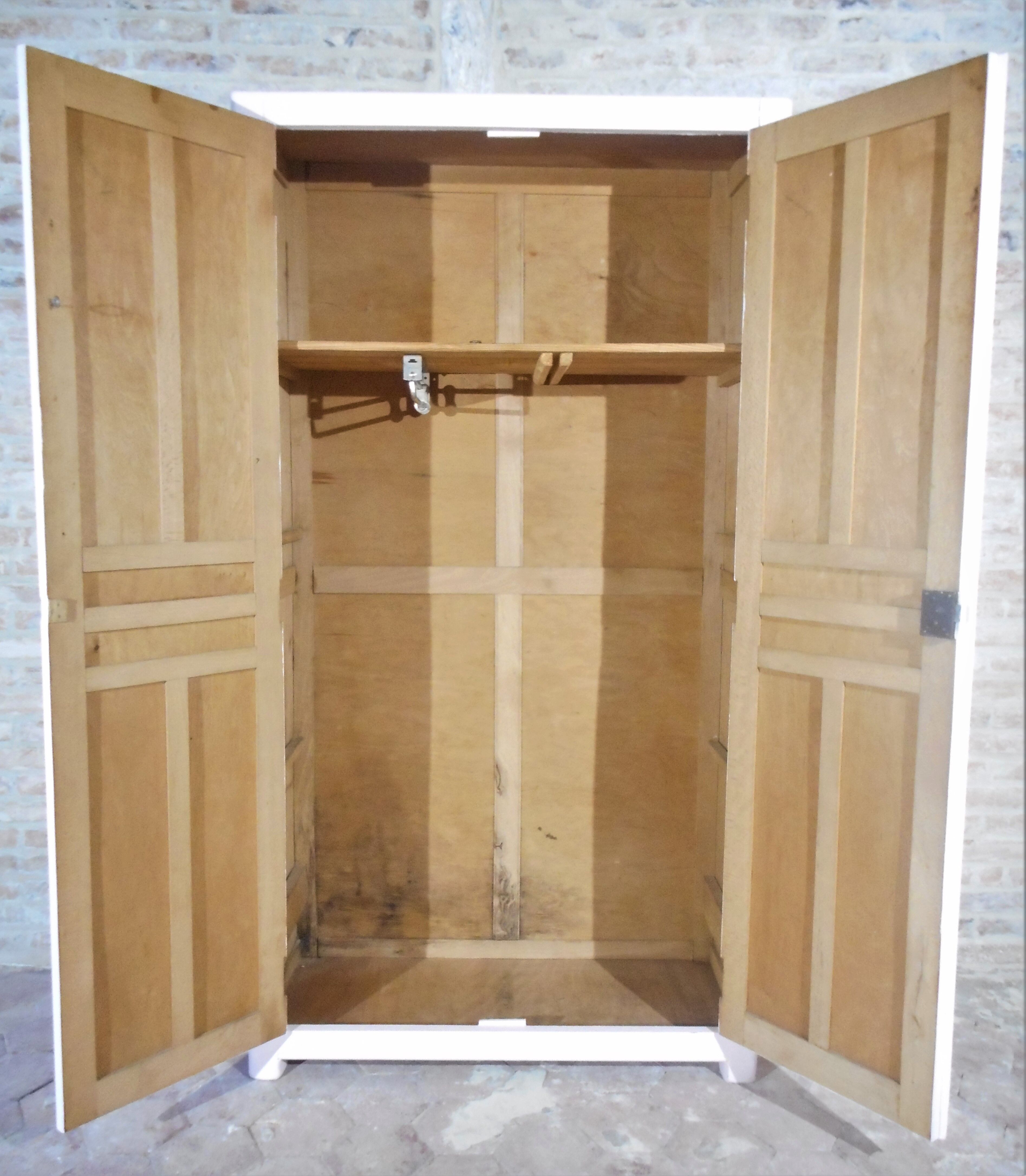 Armoire parisienne