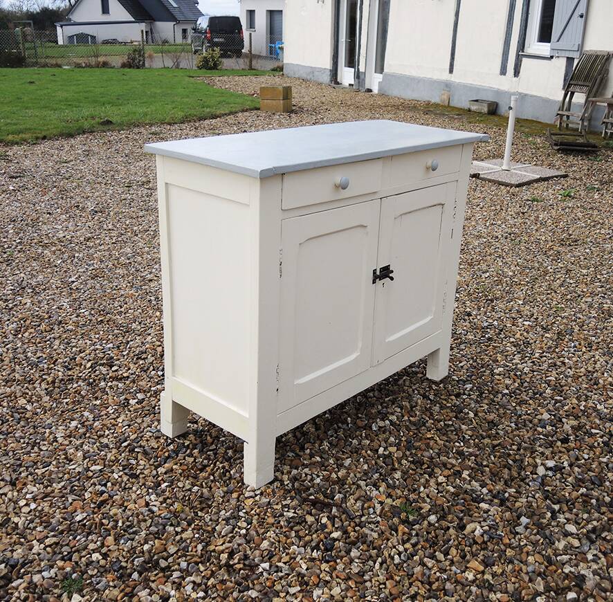 Old low Parisian sideboard in white wood