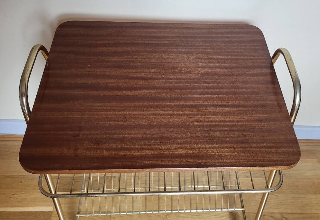 Rolling vinyl storage trolley