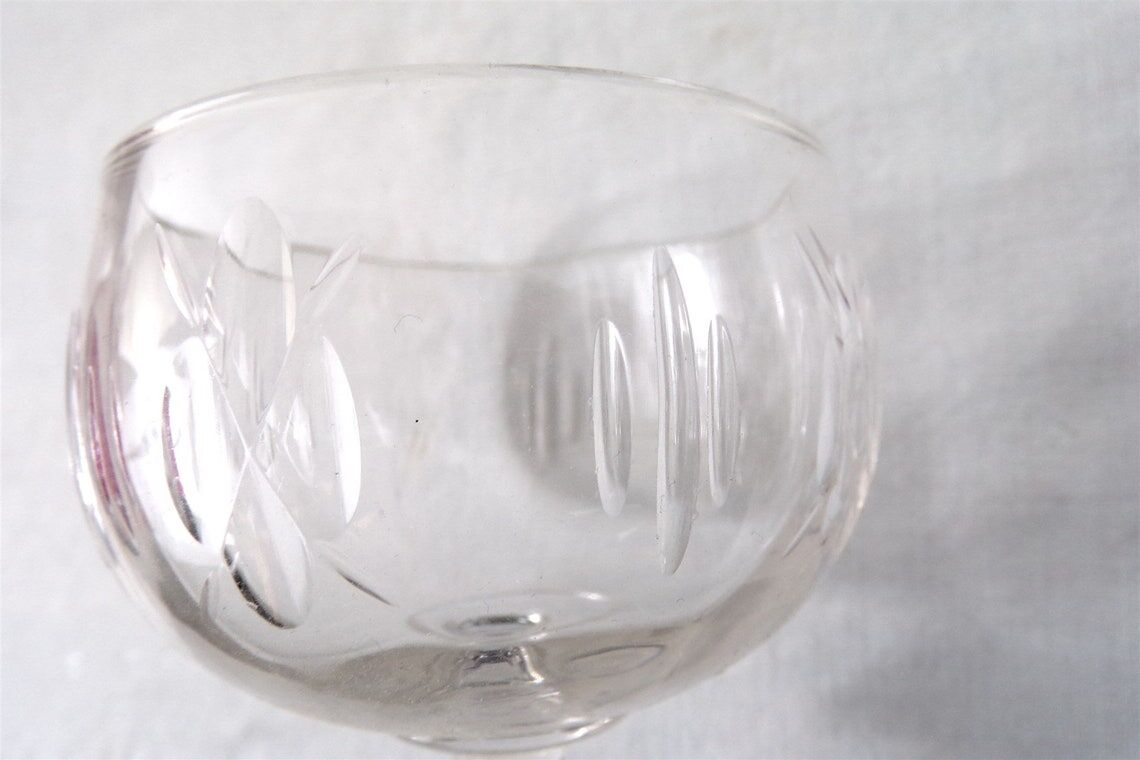 Set of 4 wine glasses tasting glasses in cut blown glass NINETEENTH CENTURY
