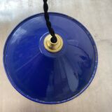 Lot 2 conical enamelled suspensions