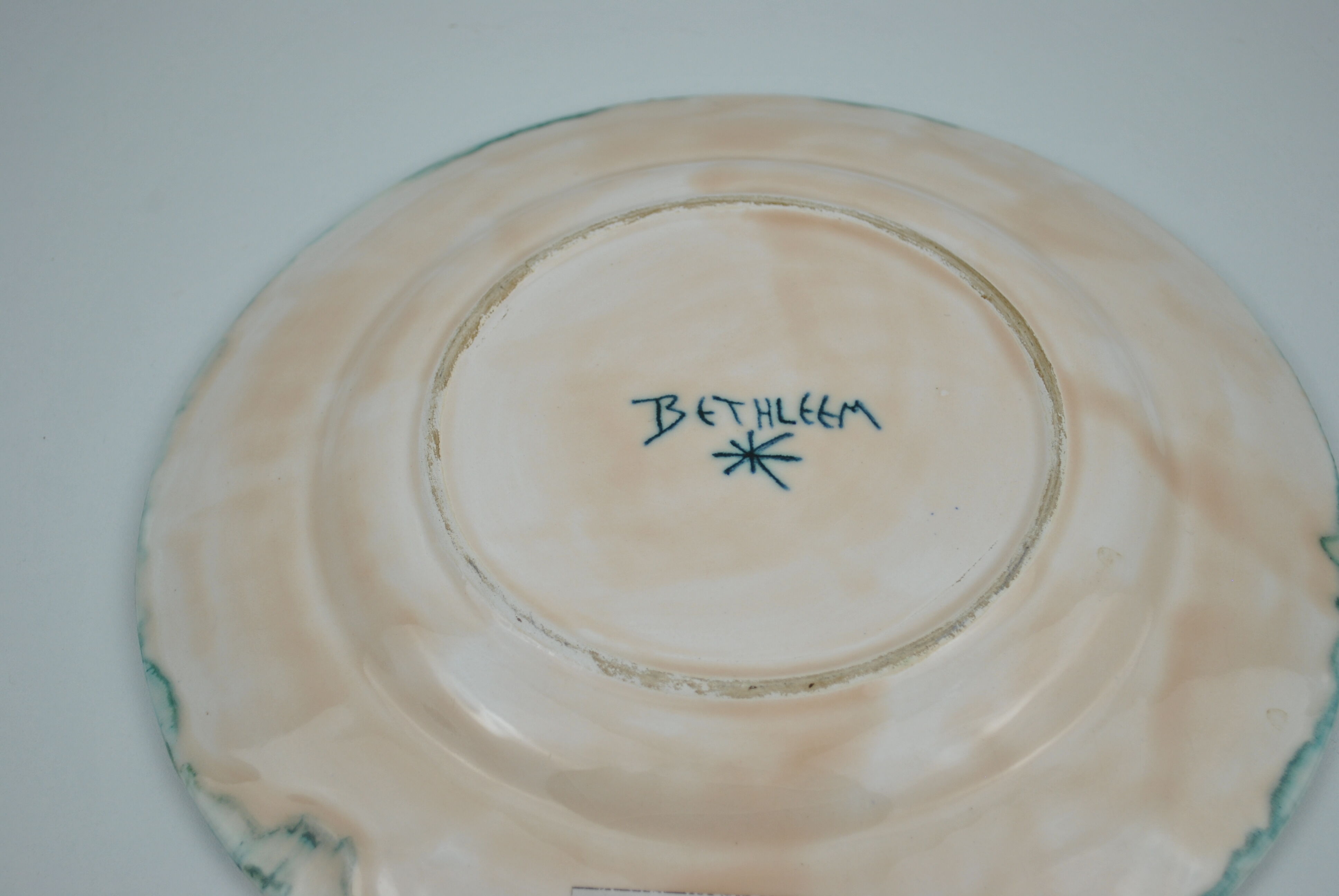 Assiette décorative en faience du monastere de Bethleem 1970