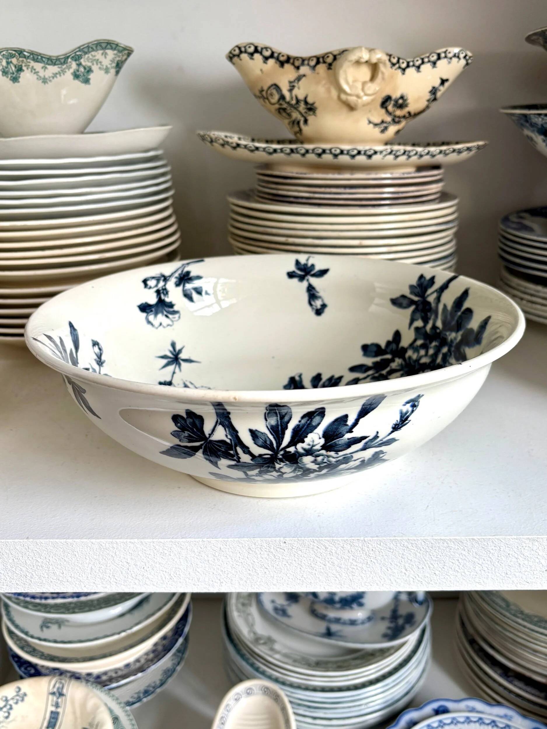Lunéville salad bowl in blue ironstone, "Azaléa" service