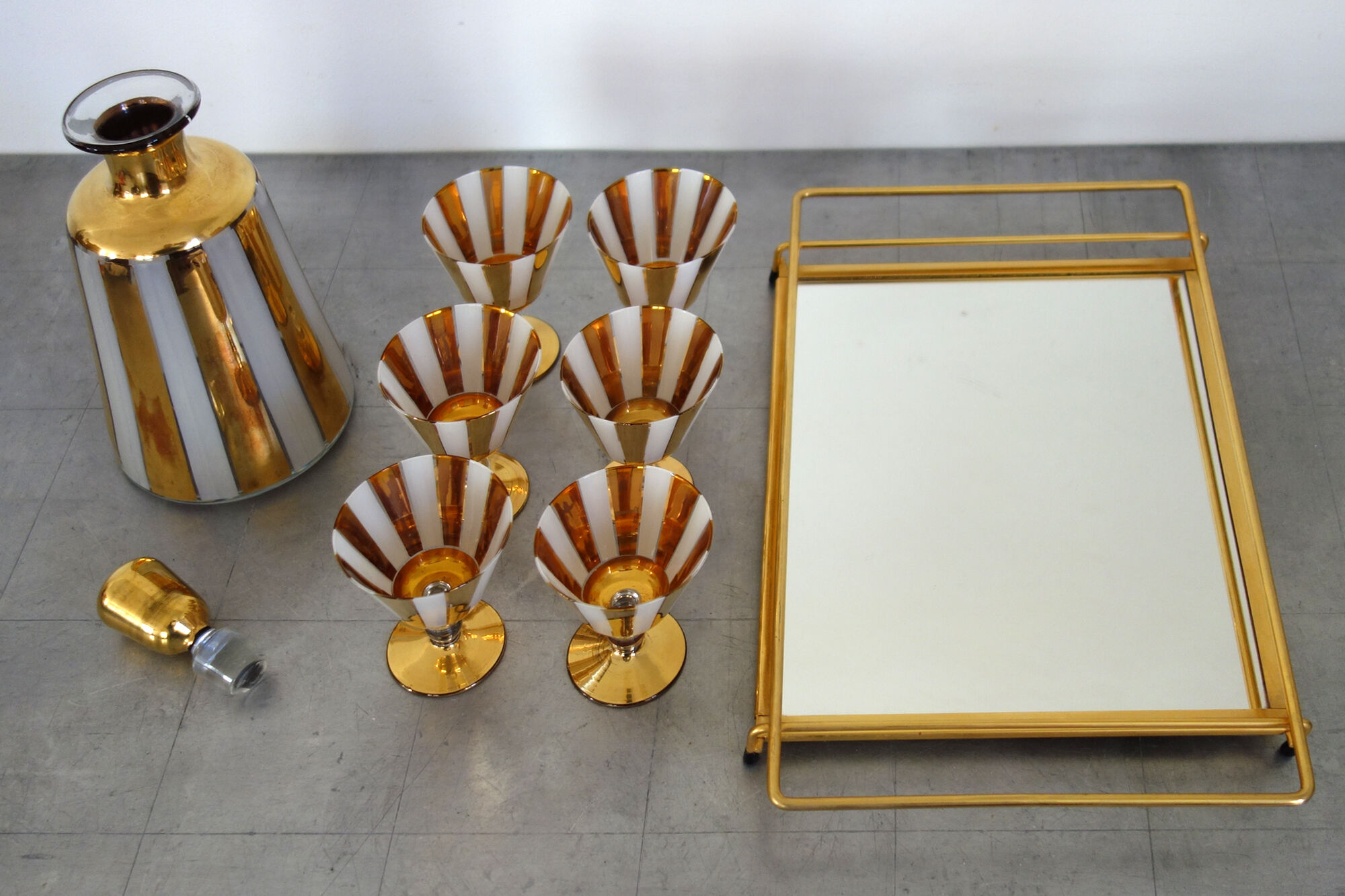 Vintage aperitif liqueur service