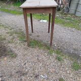 Small walnut table, 1 drawer