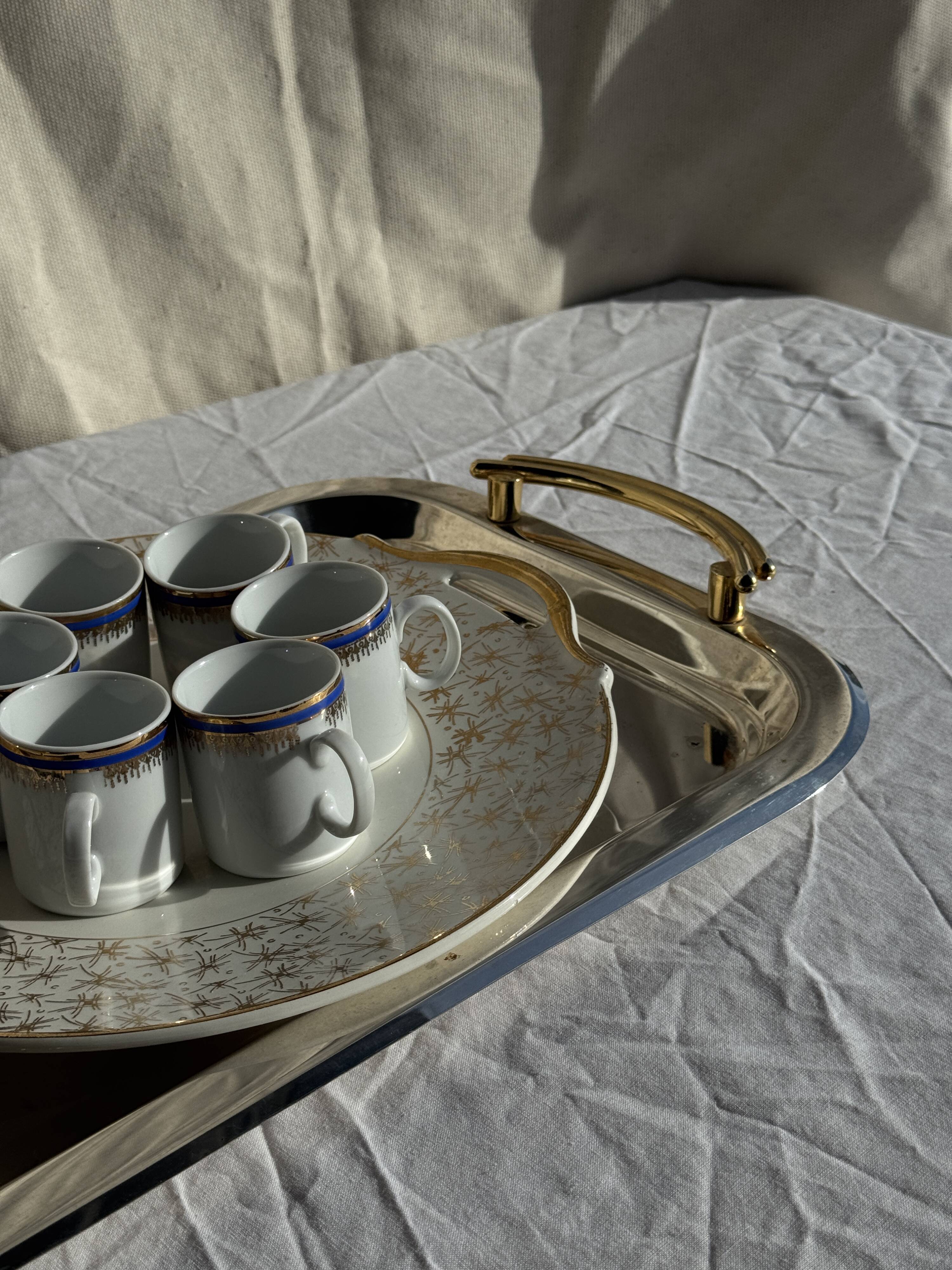 Vintage pie dish with 2 golden handles, abstract patterns, D28.