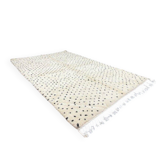 Berber rug in pure wool, black and white, size 150 x 250 cm.