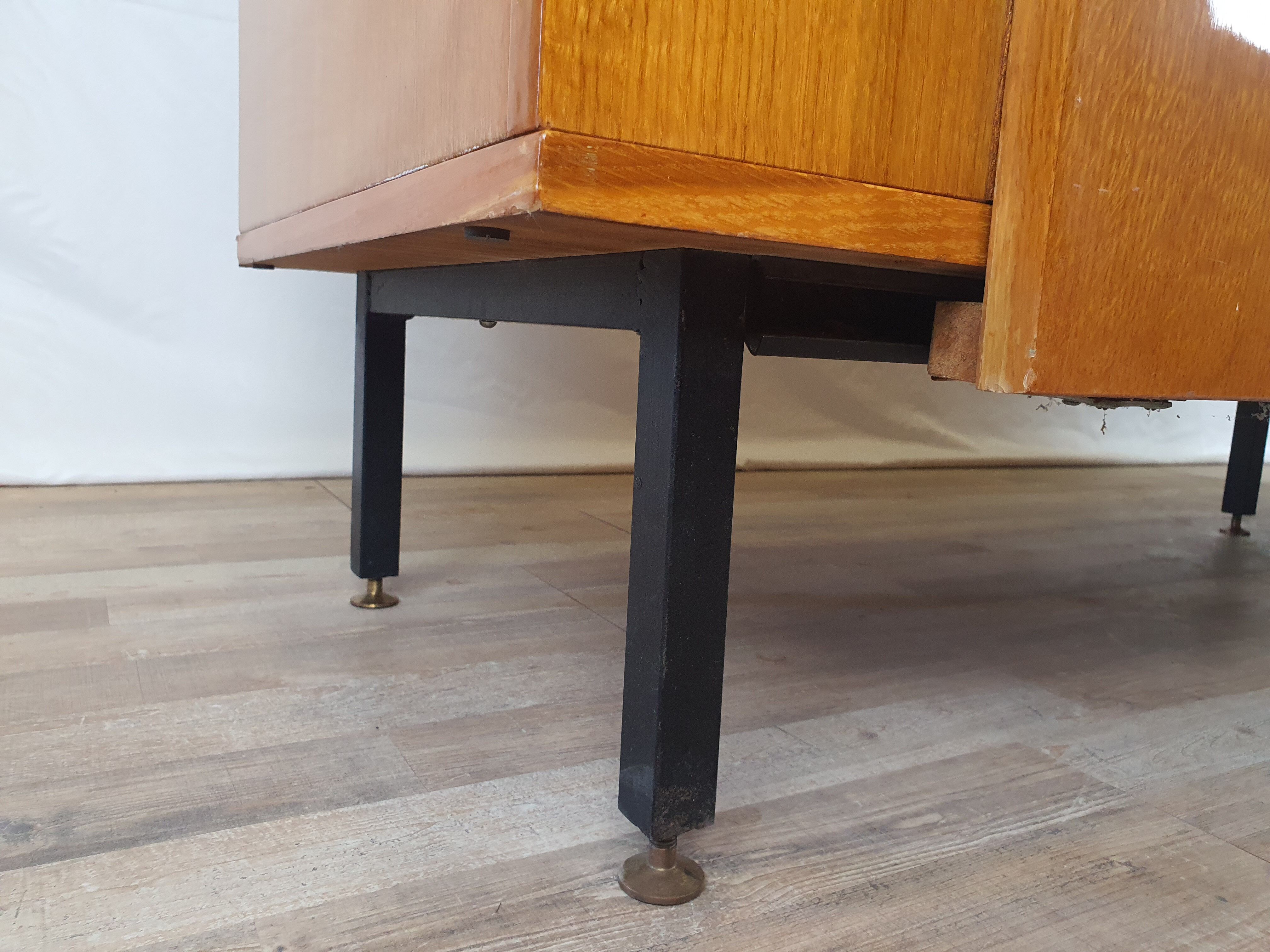 Buffet milanais en hêtre années 1950