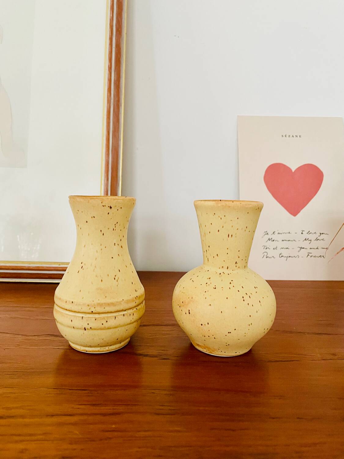 Lot de deux petits vases grès moucheté vintage