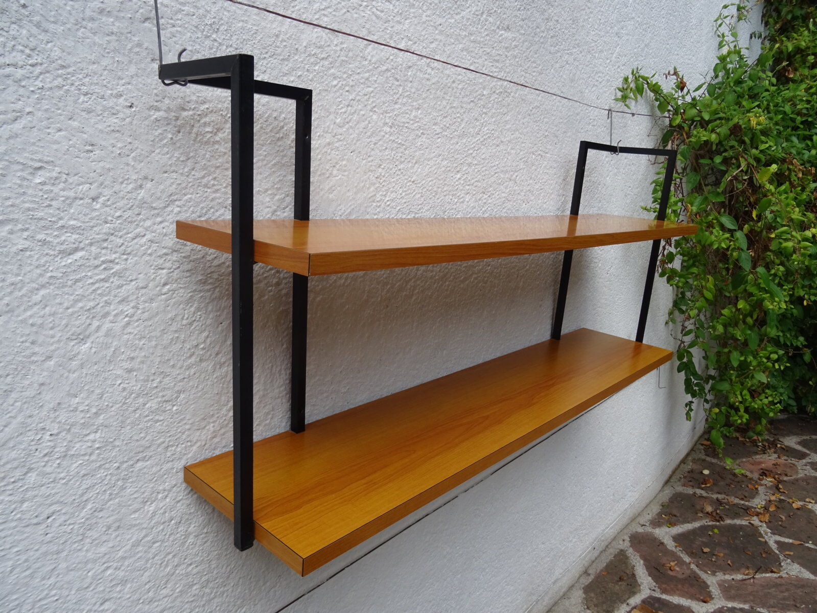 Modernist wall mount 1m23