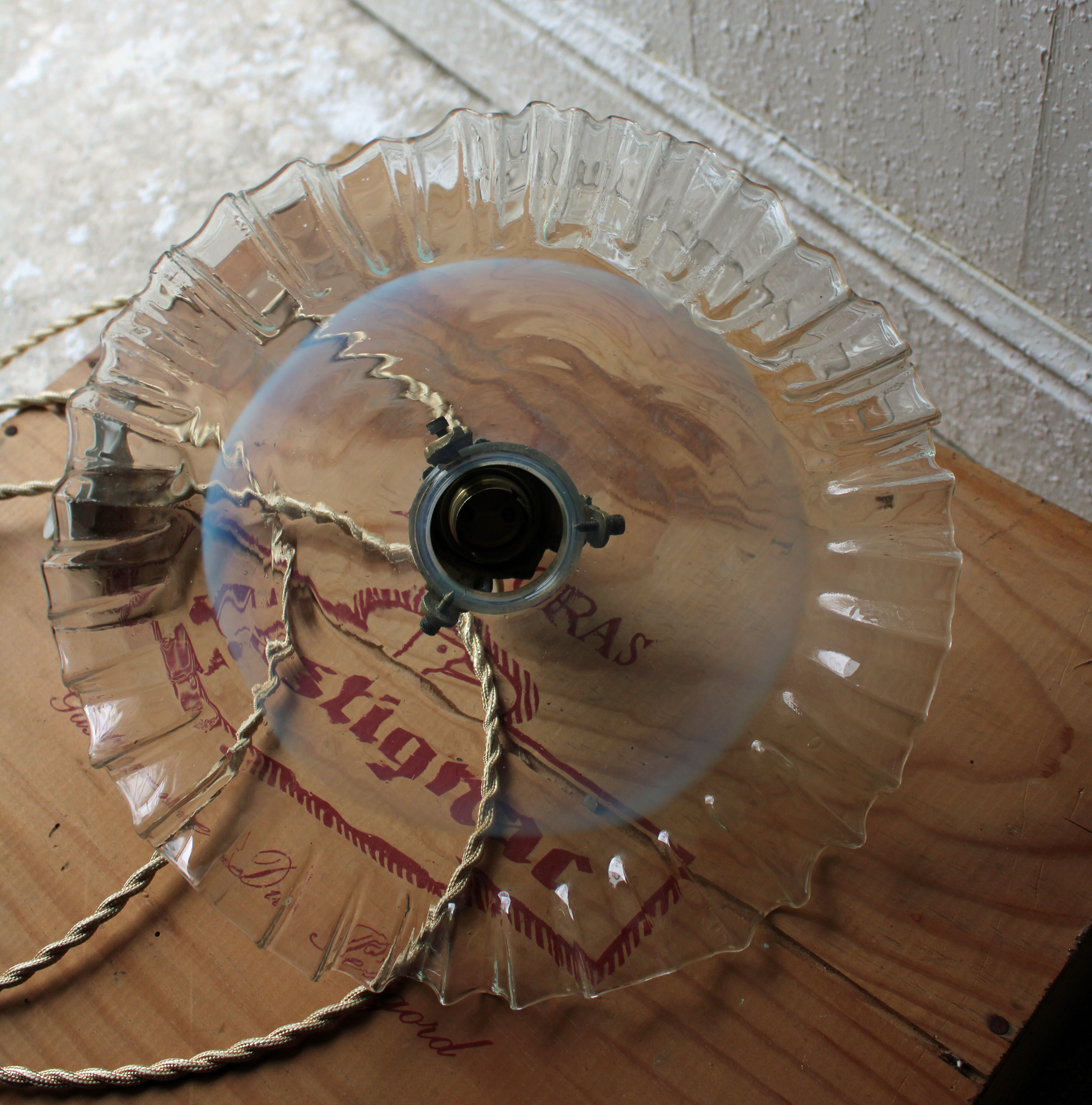 Walking suspension in blue and transparent nted opaline