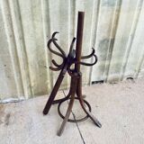 Baumann parrot coat rack